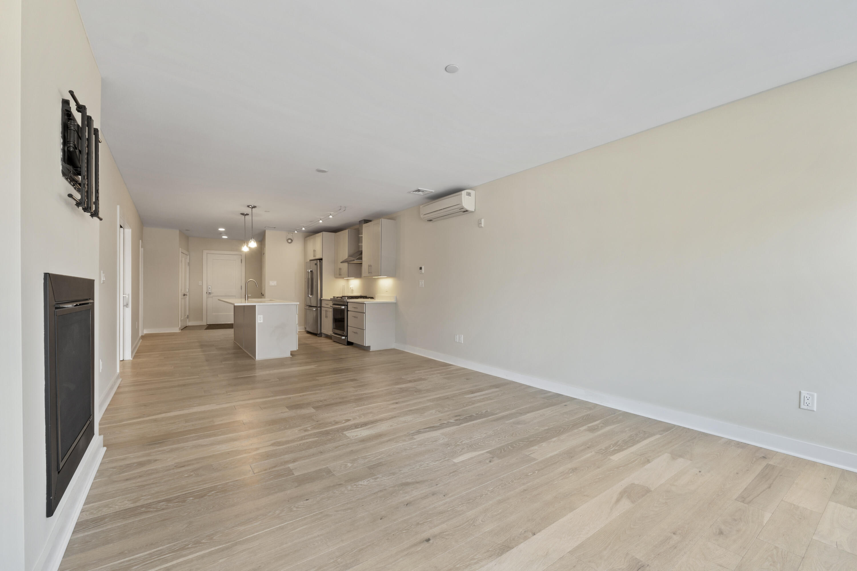 62 India Street 203
