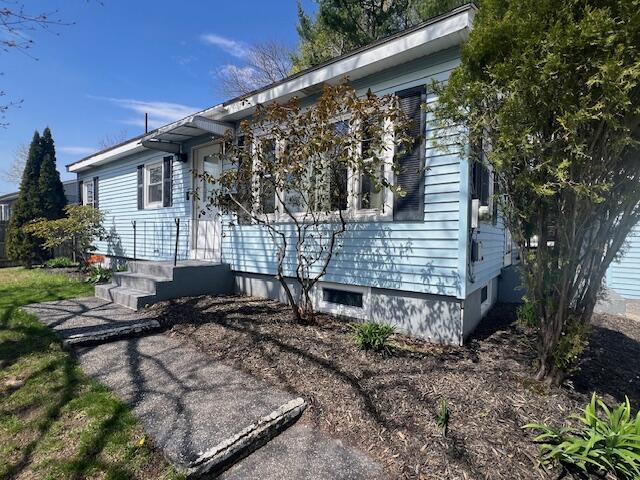 48 Dumont Avenue