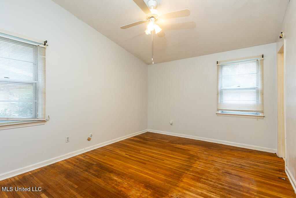 1582 Vicksburg Drive