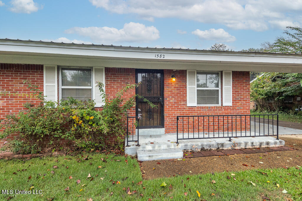 1582 Vicksburg Drive