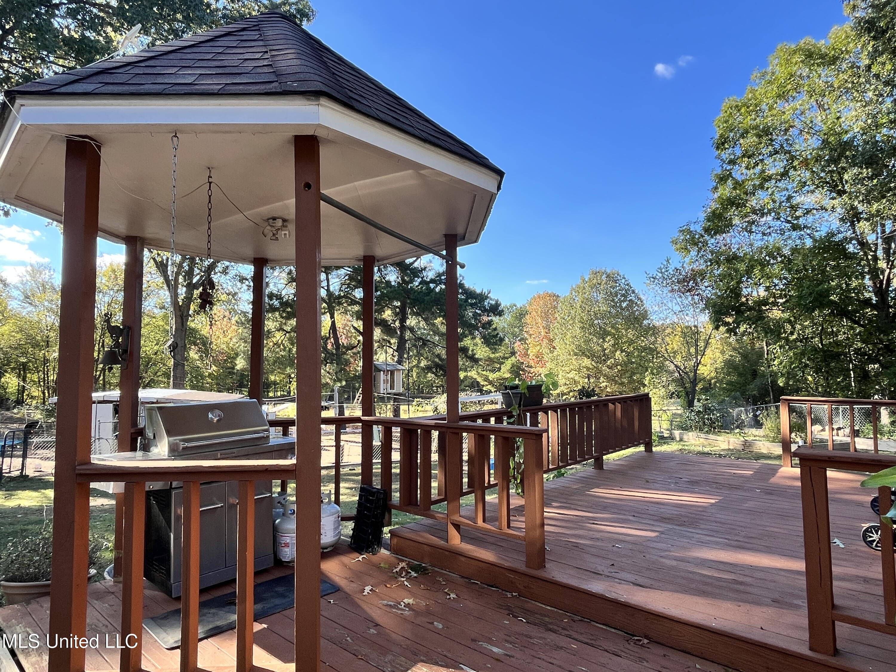 5816 N Rolling Pine Drive