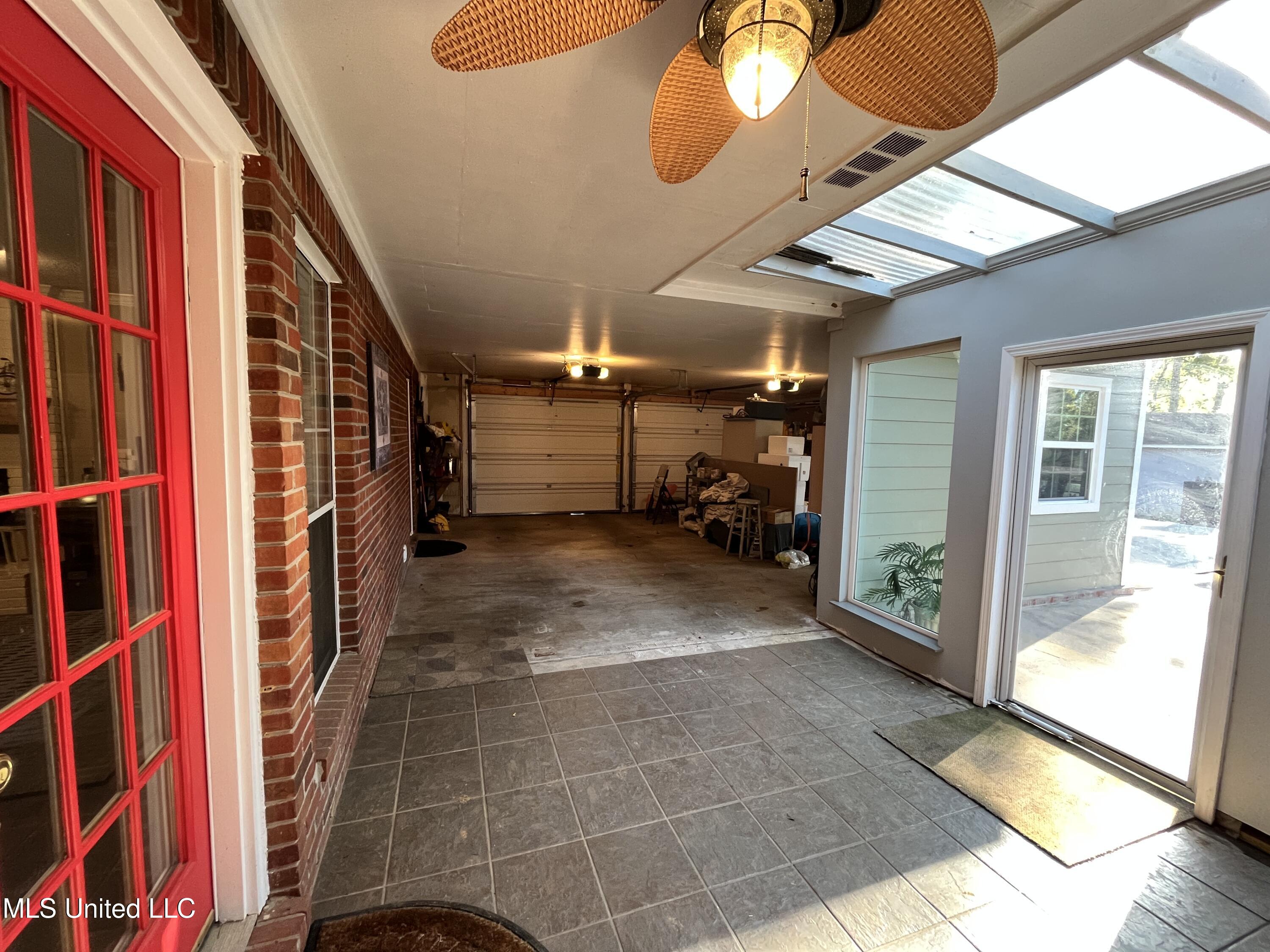 5816 N Rolling Pine Drive