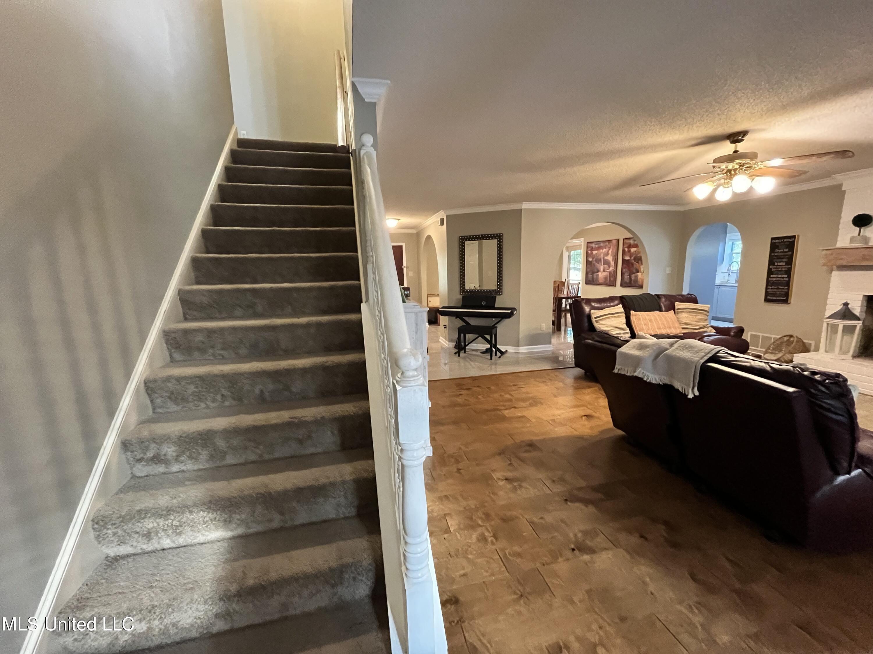 5816 N Rolling Pine Drive