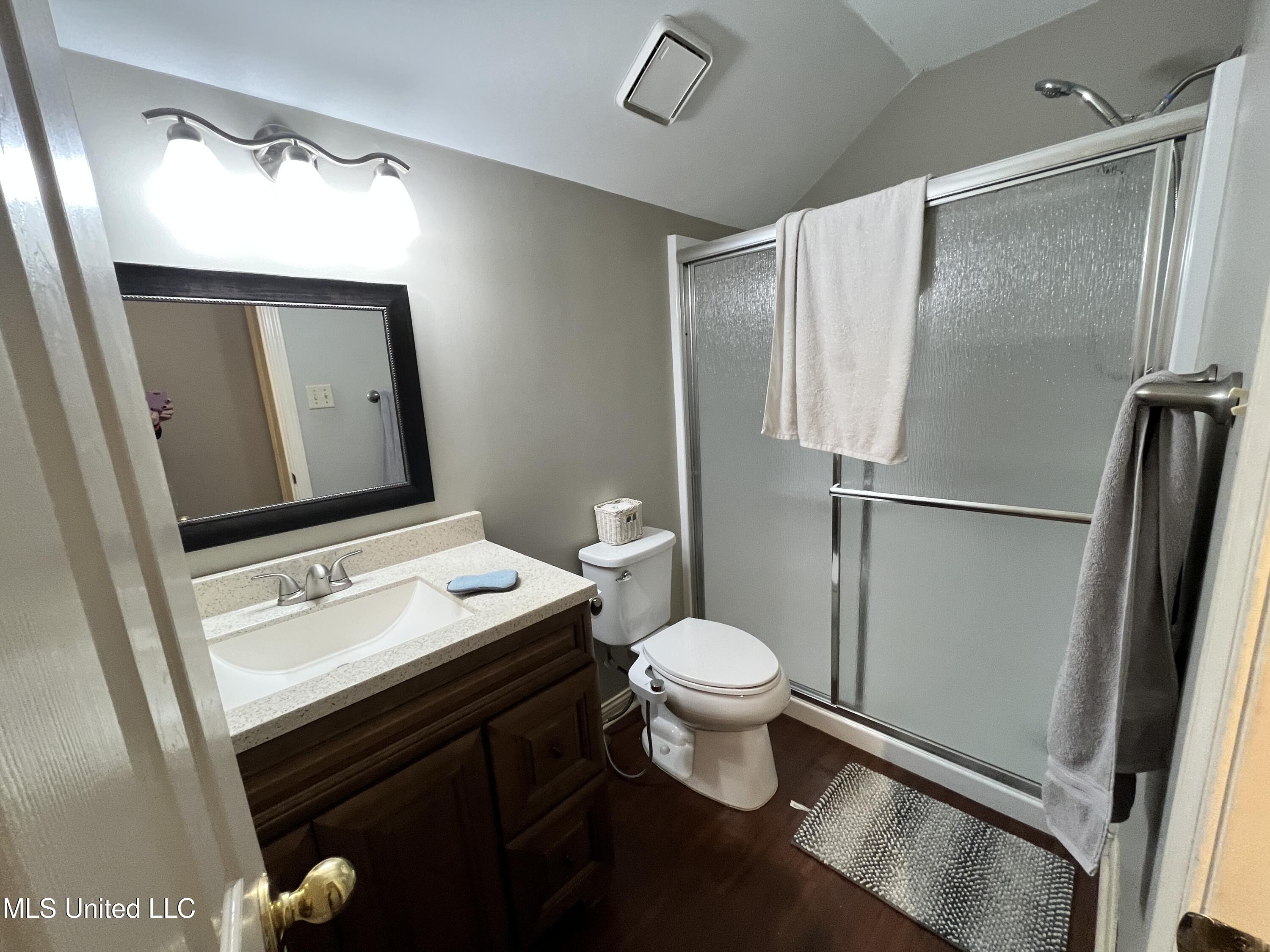 5816 N Rolling Pine Drive