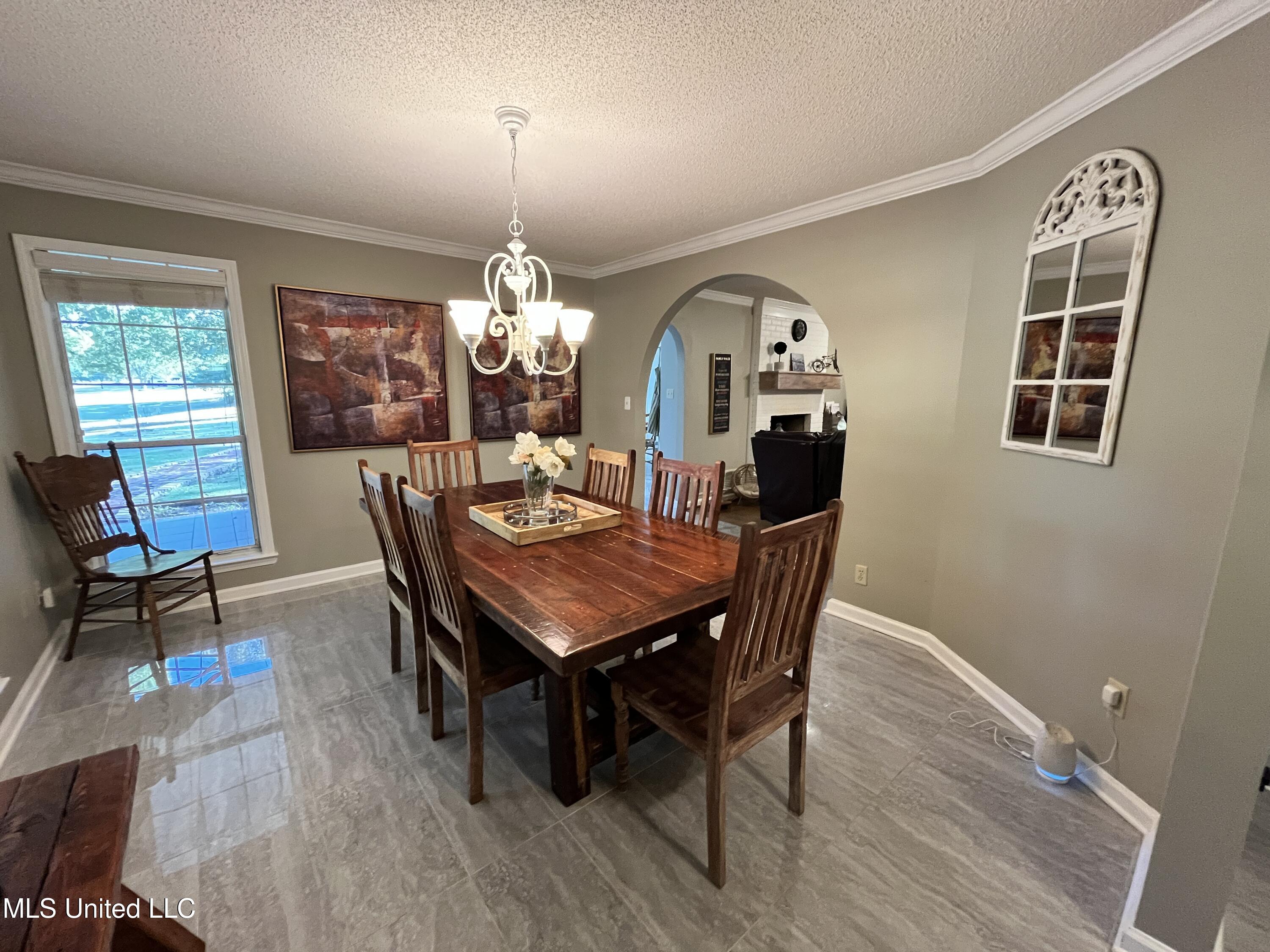 5816 N Rolling Pine Drive