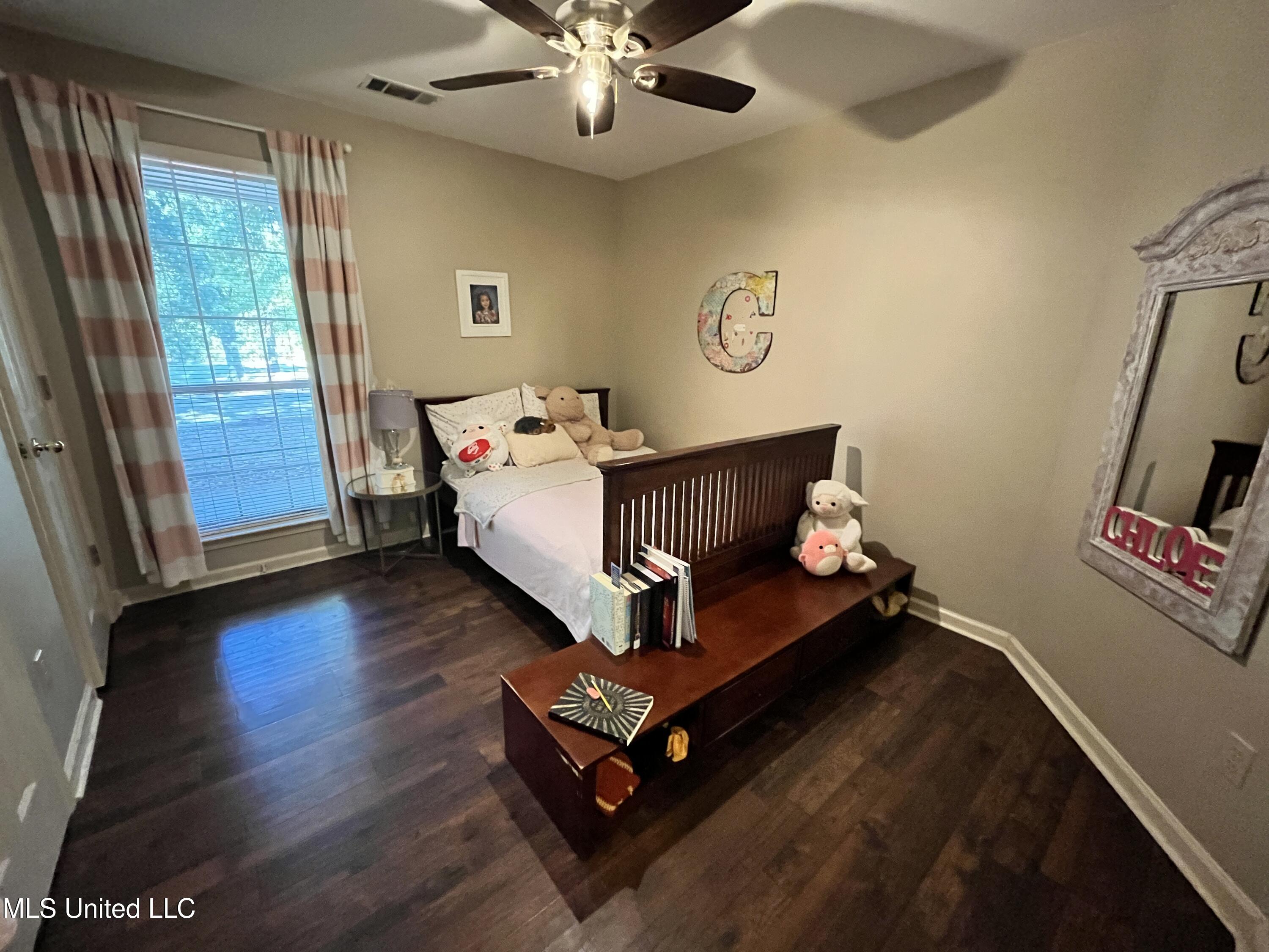 5816 N Rolling Pine Drive