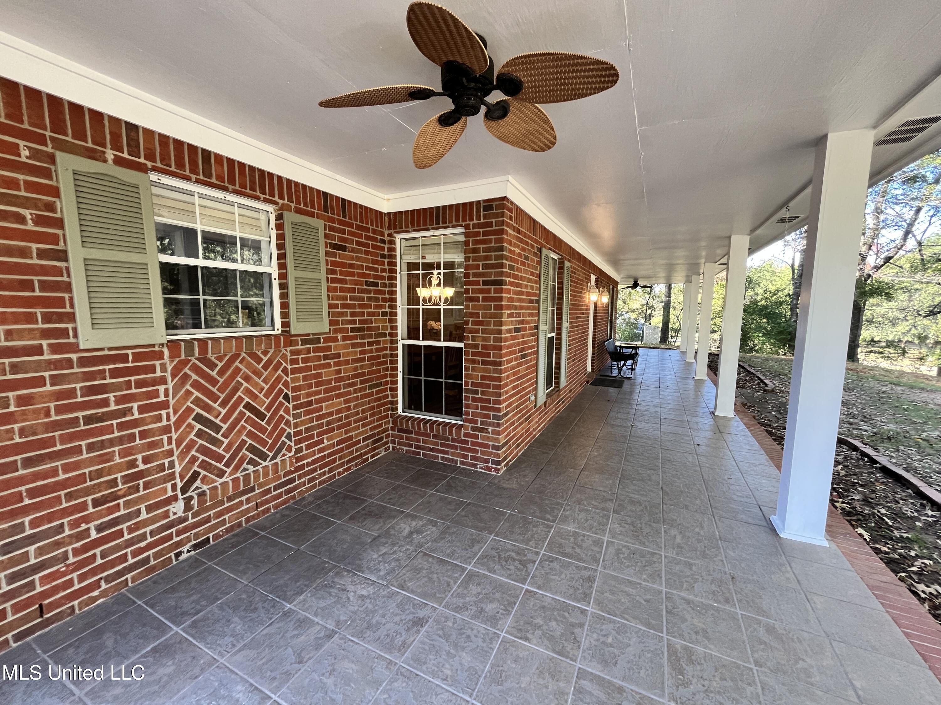 5816 N Rolling Pine Drive