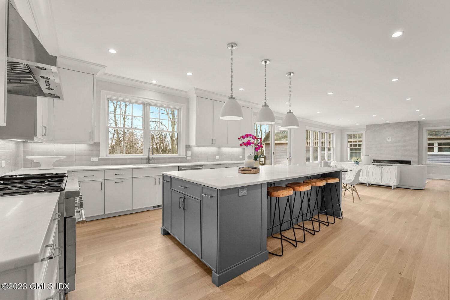 6 Pleasant View Place