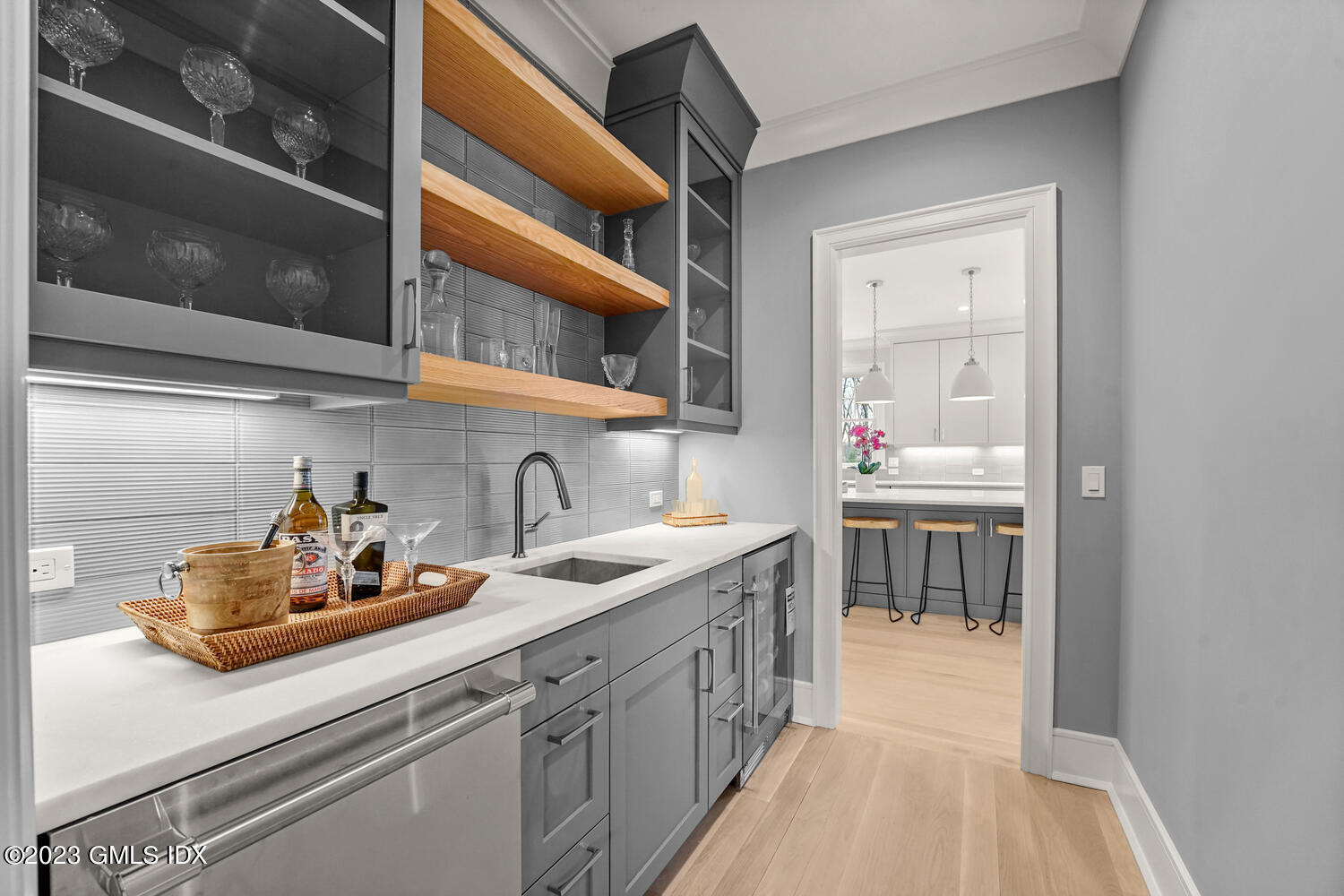 6 Pleasant View Place