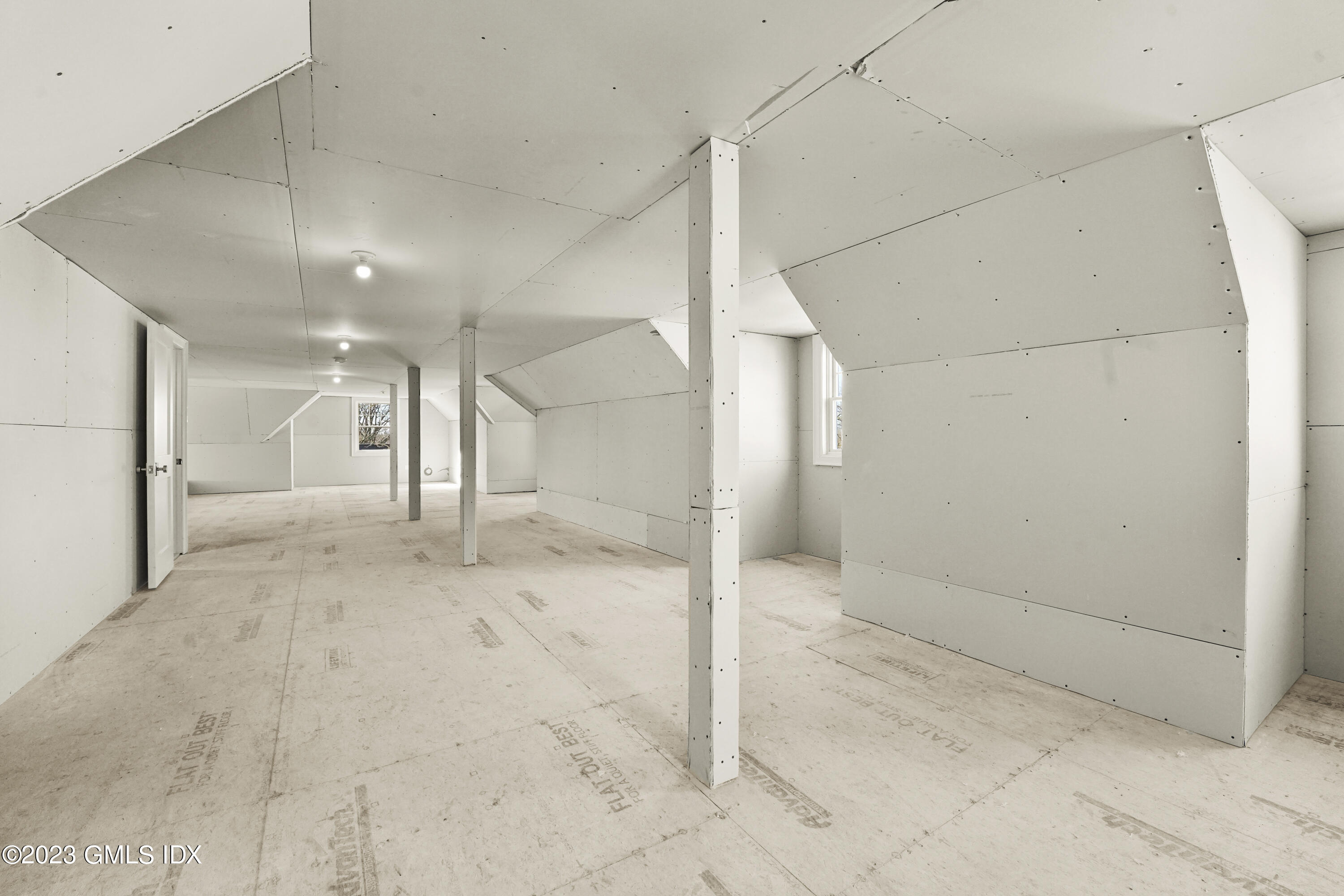 6 Pleasant View Place