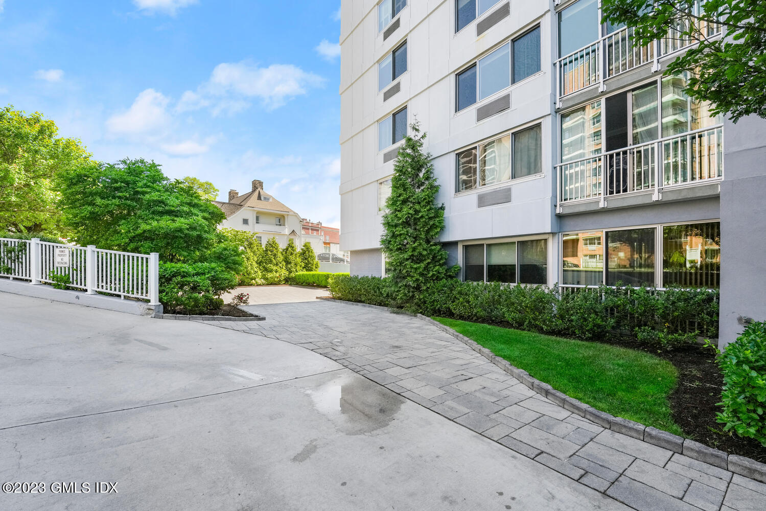 1 Strawberry Hill Avenue, 3B