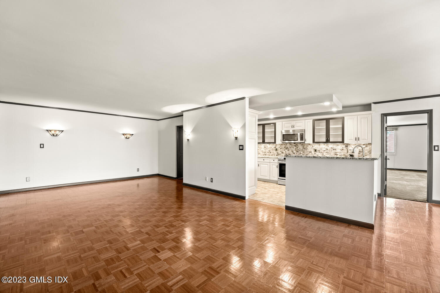 1 Strawberry Hill Avenue, 3B