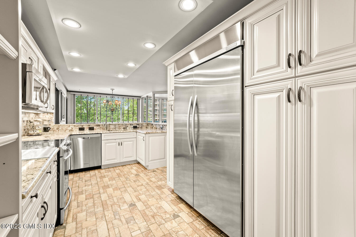 1 Strawberry Hill Avenue, 3B