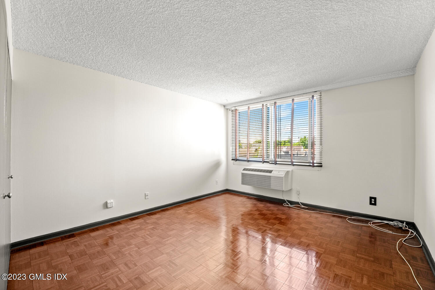 1 Strawberry Hill Avenue, 3B