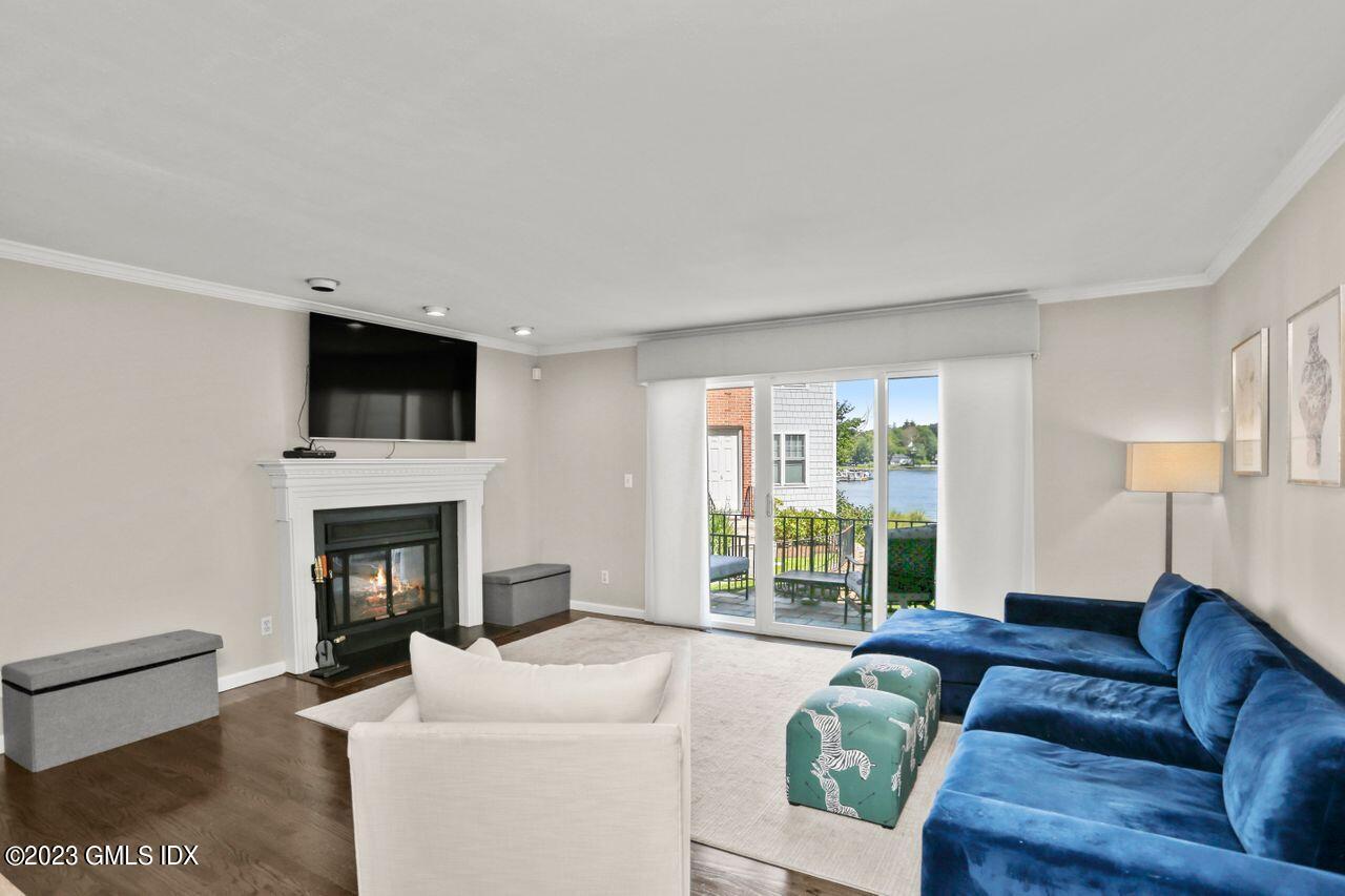 100 Strickland Road, 8