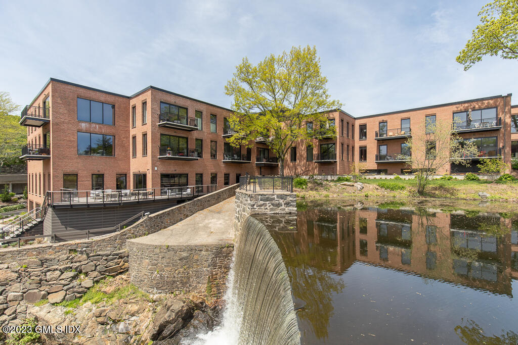 10 Glenville Street, 205