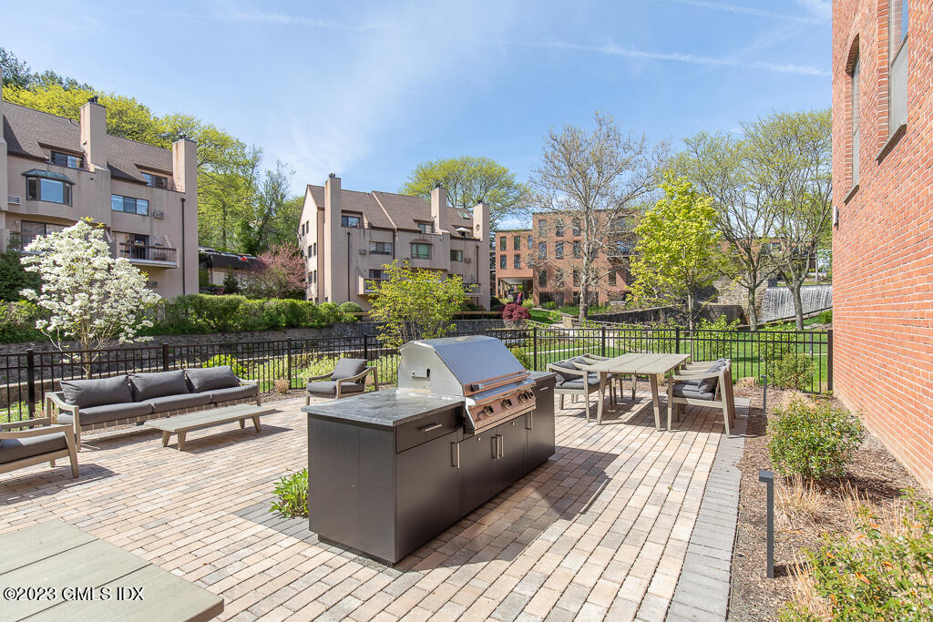 10 Glenville Street, 205