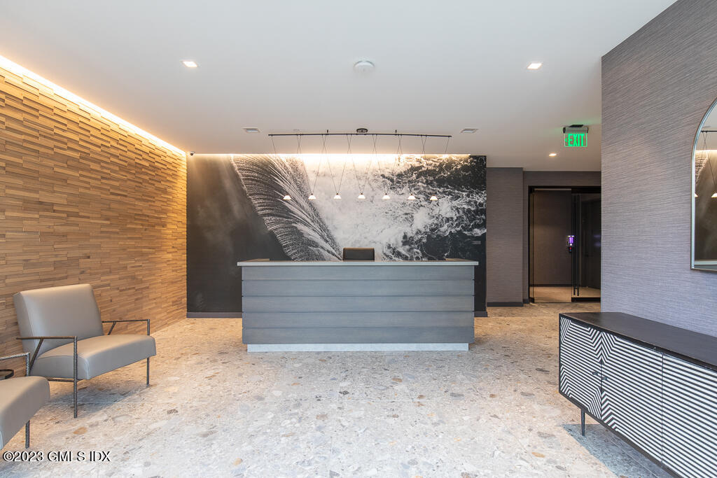 10 Glenville Street, 205