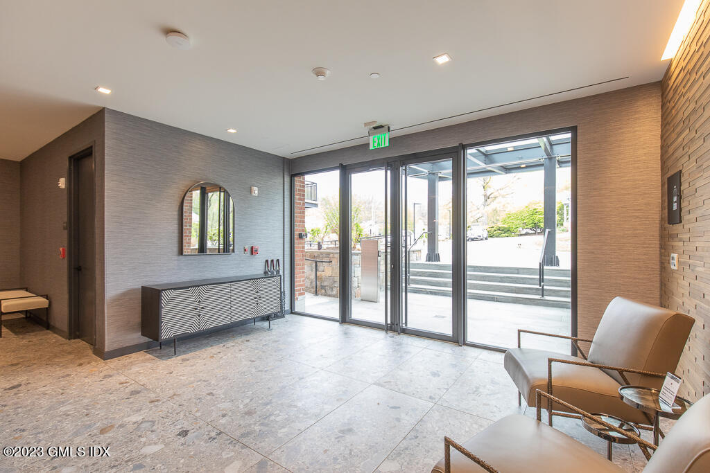 10 Glenville Street, 205