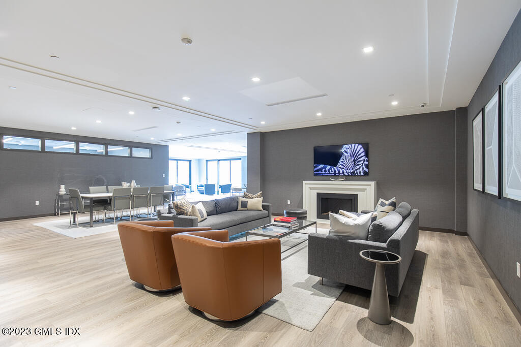 10 Glenville Street, 205