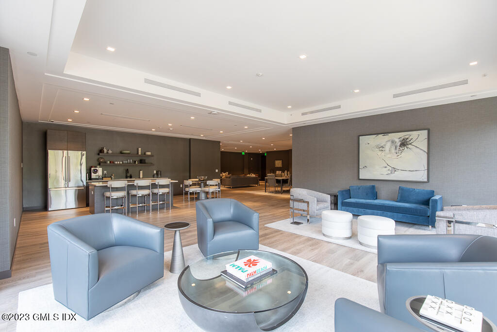 10 Glenville Street, 205