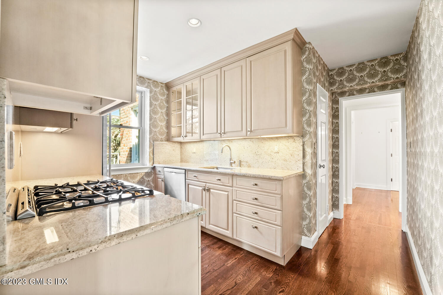 3 Putnam Hill Unit: 4H