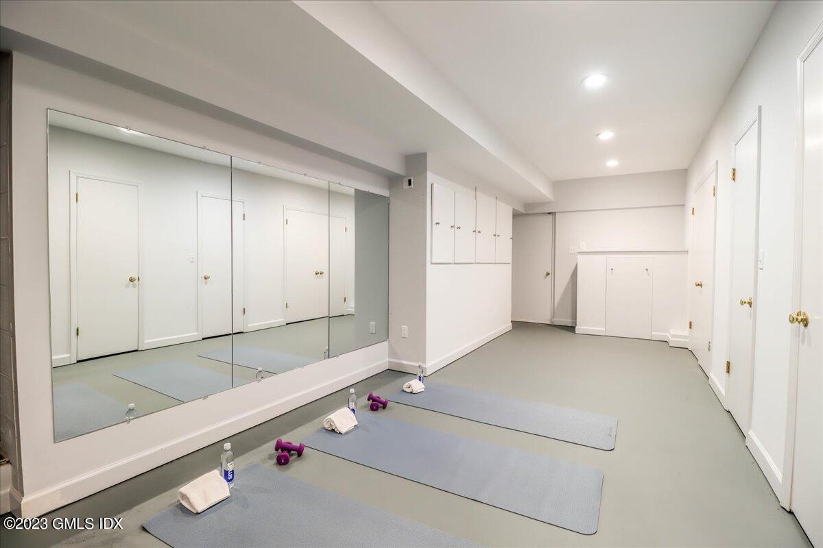 62 N Old Stone Bridge Road