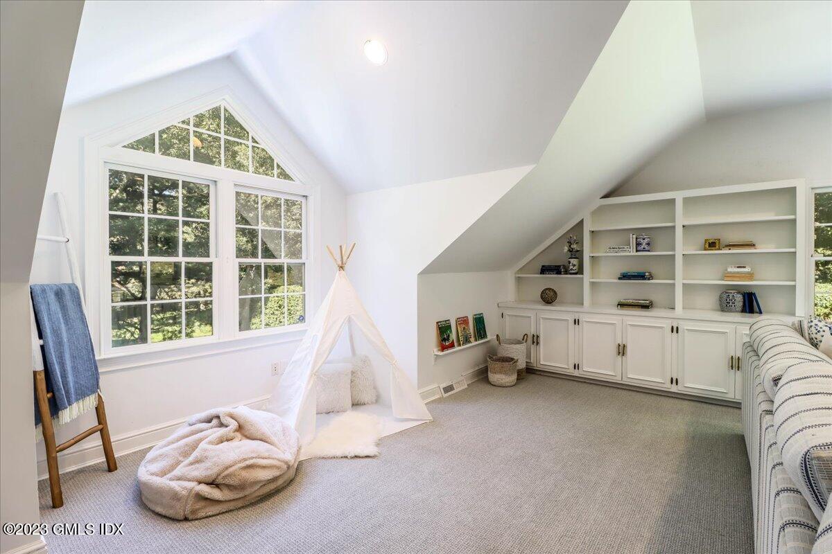 62 N Old Stone Bridge Road