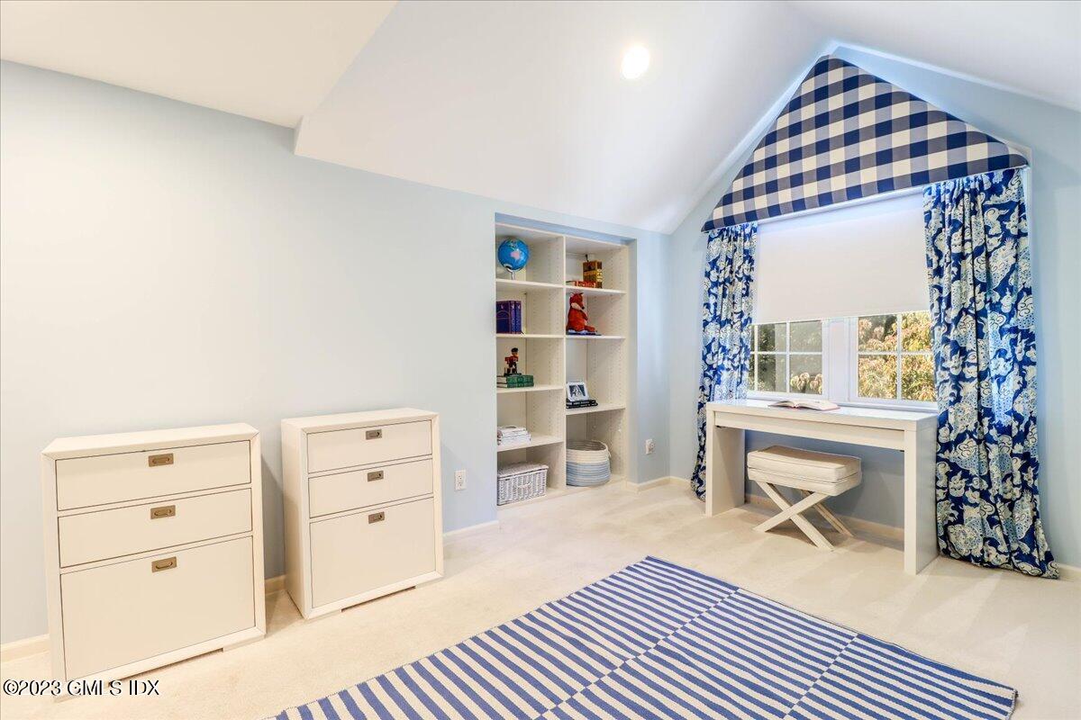 62 N Old Stone Bridge Road