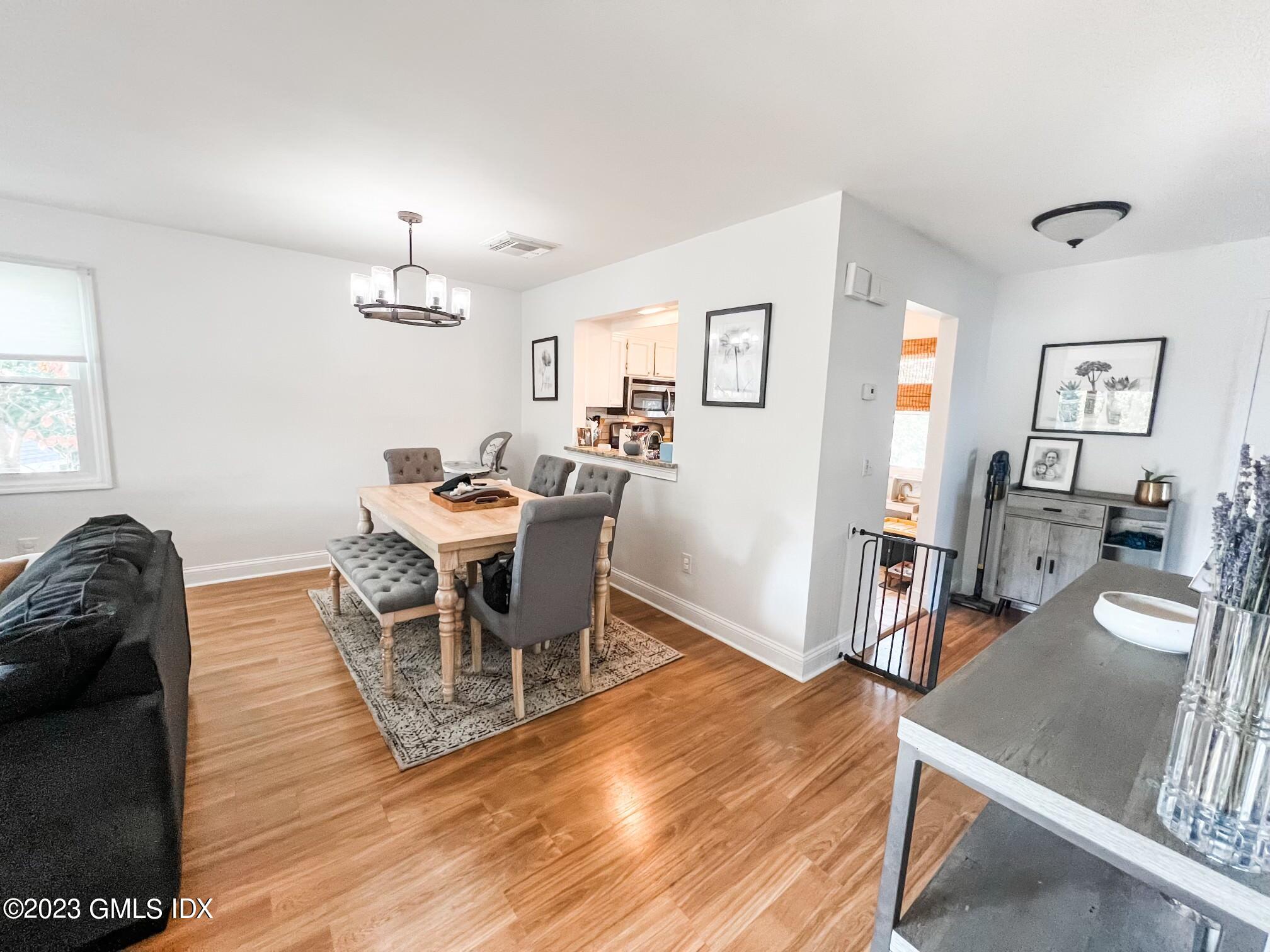 213 River Road Extension, 1