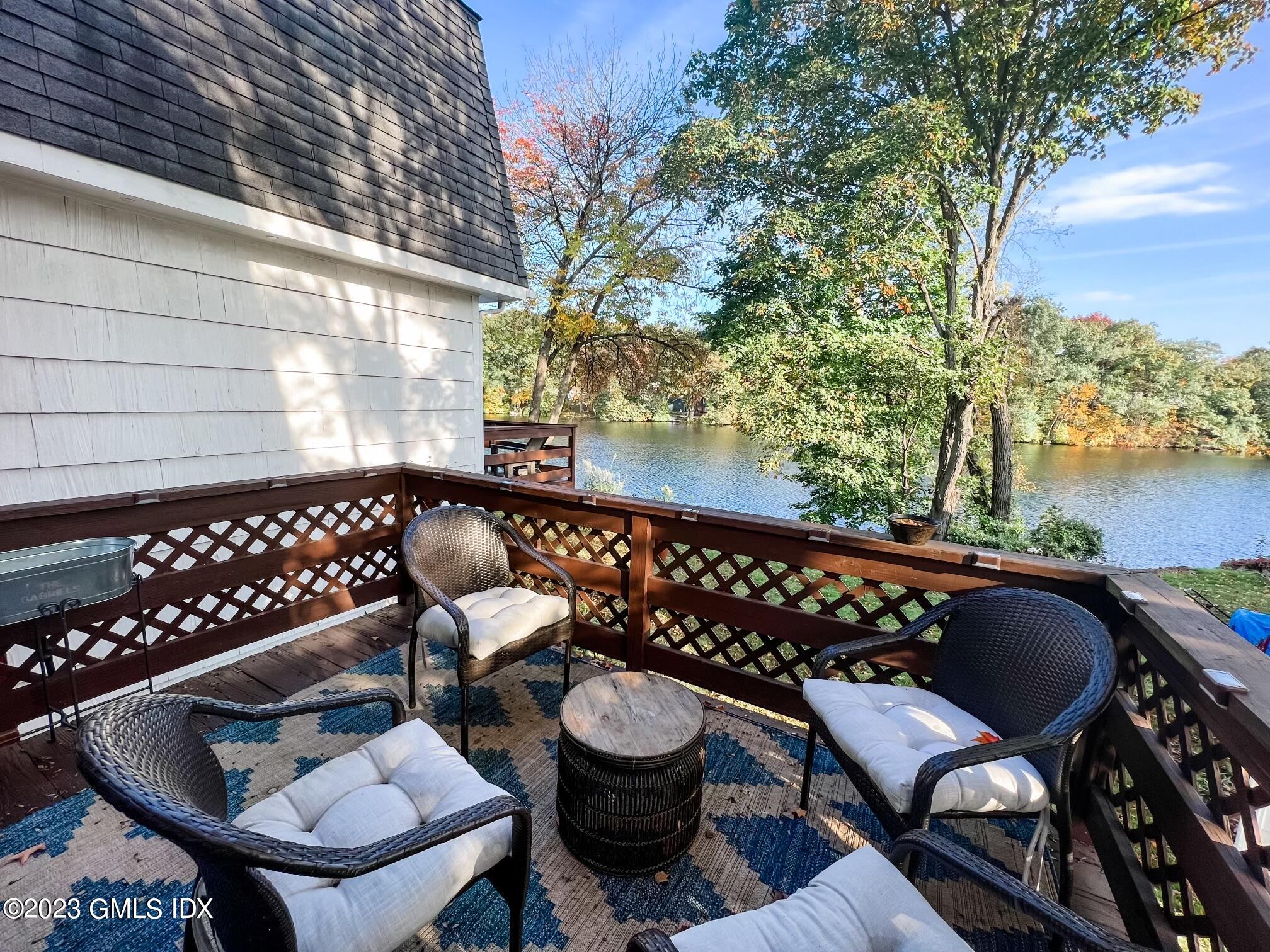 213 River Road Extension, 1