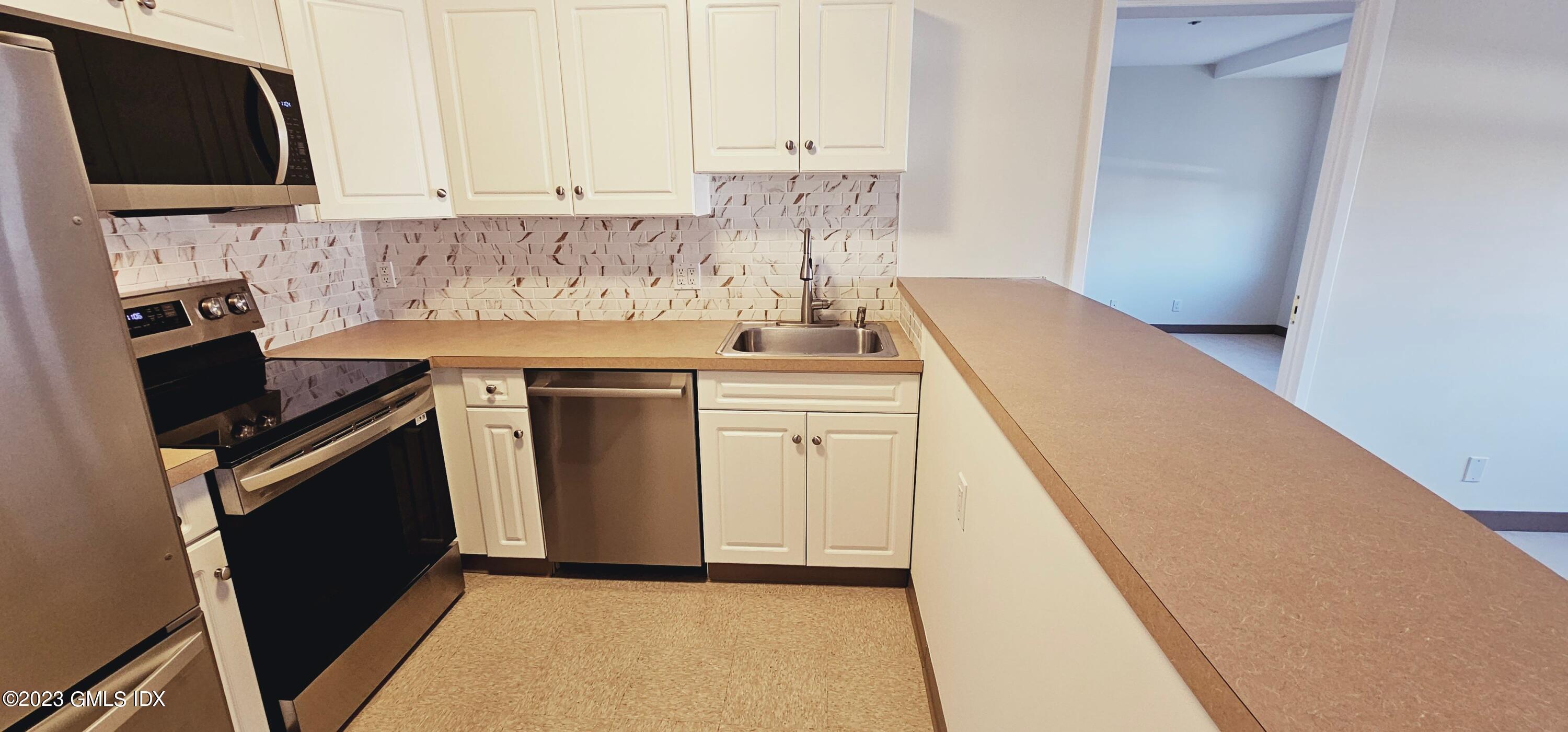 59 Courtland Avenue, 1Q