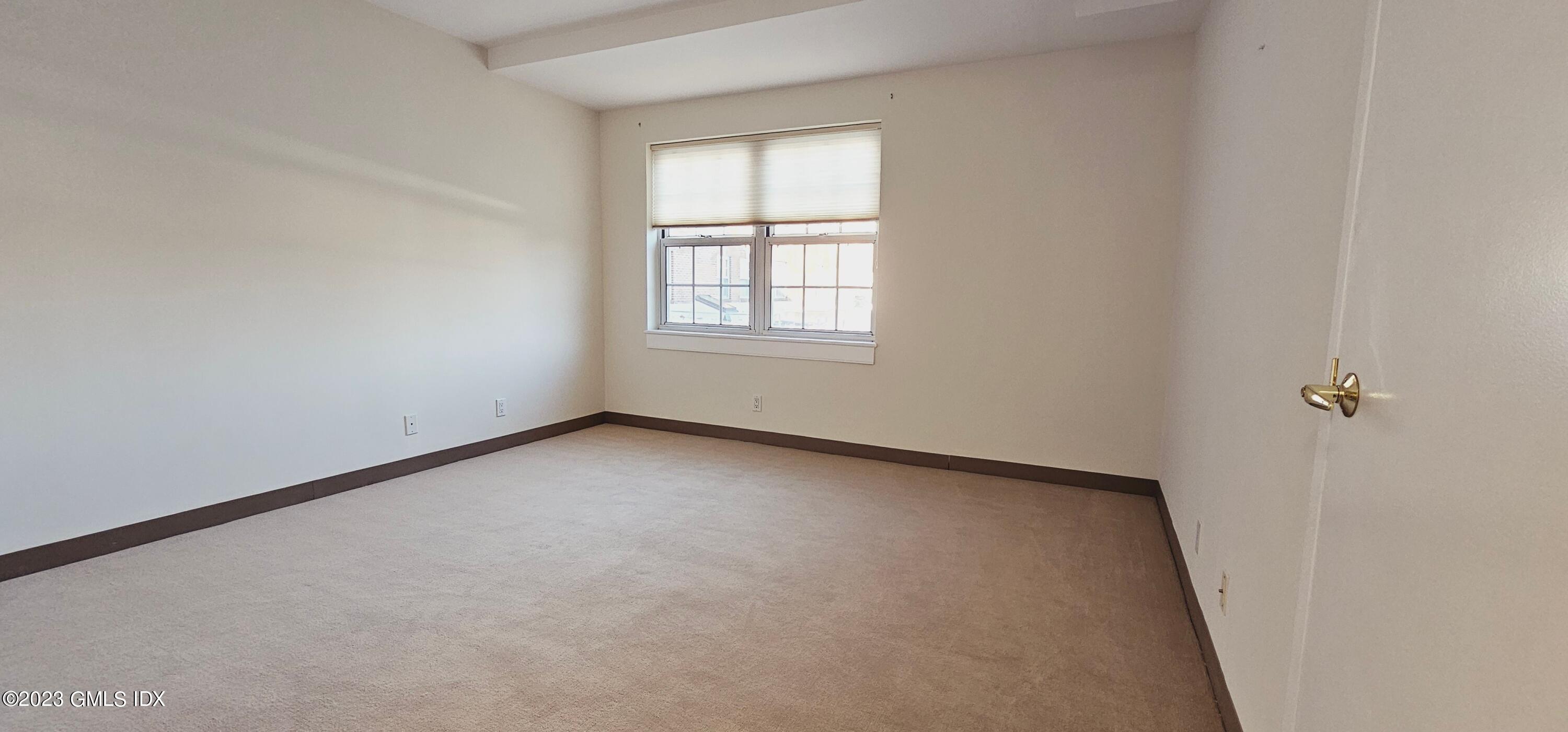 59 Courtland Avenue, 1Q