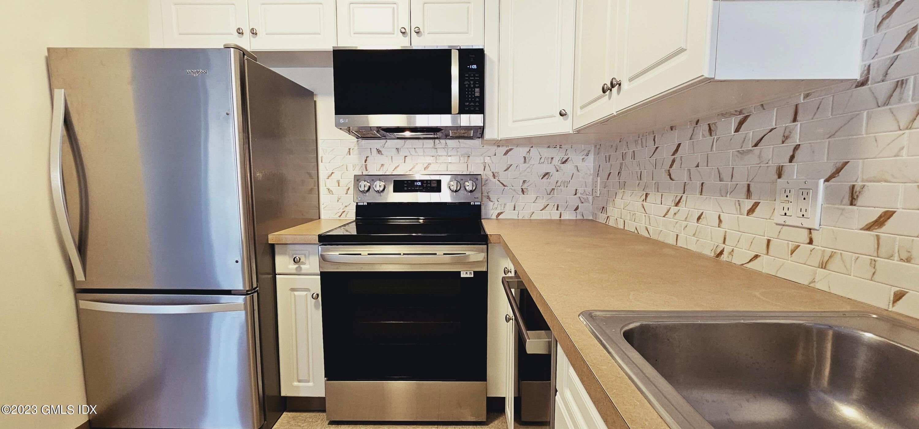 59 Courtland Avenue, 1Q