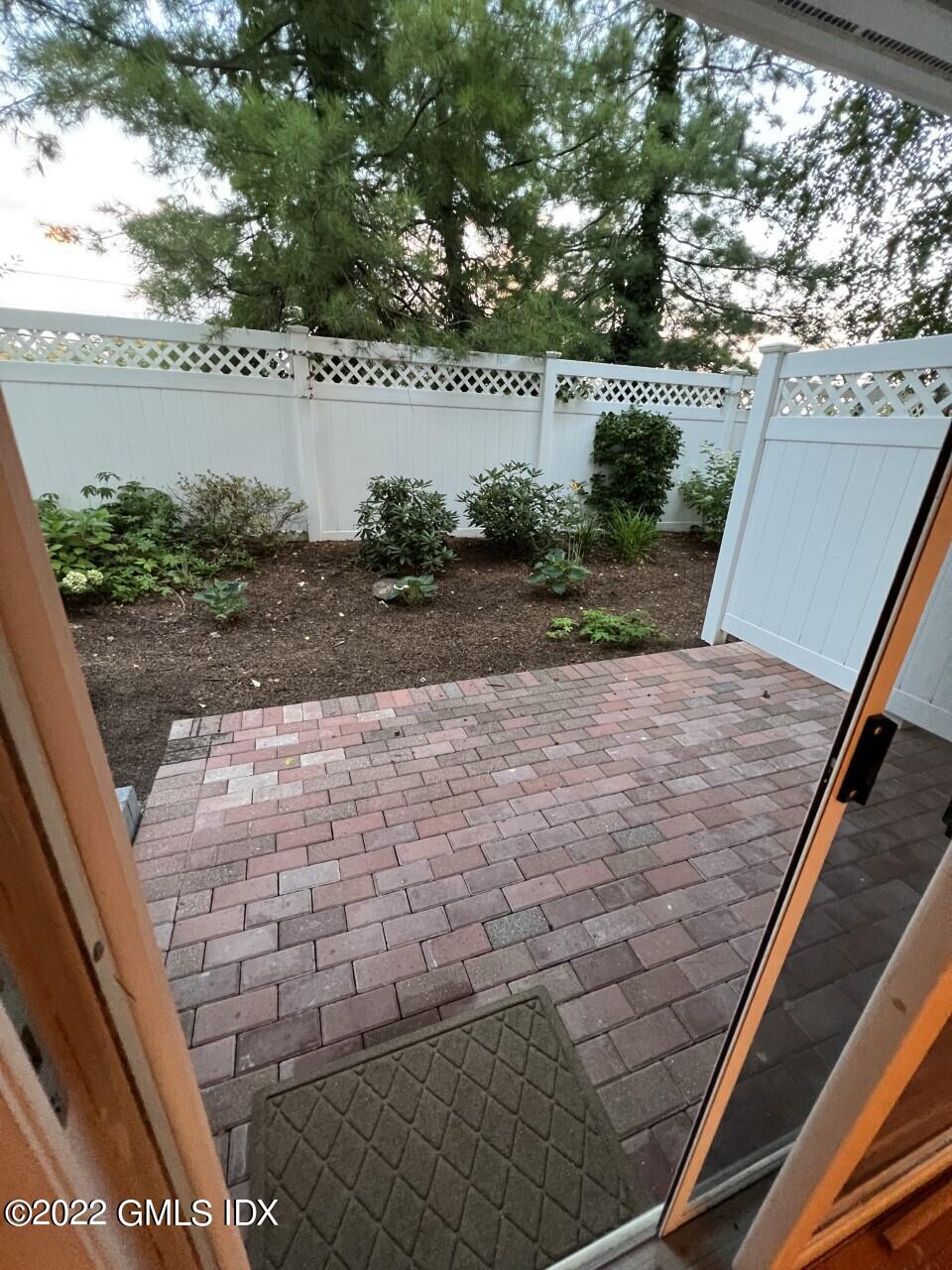 51 Forest Avenue, 82