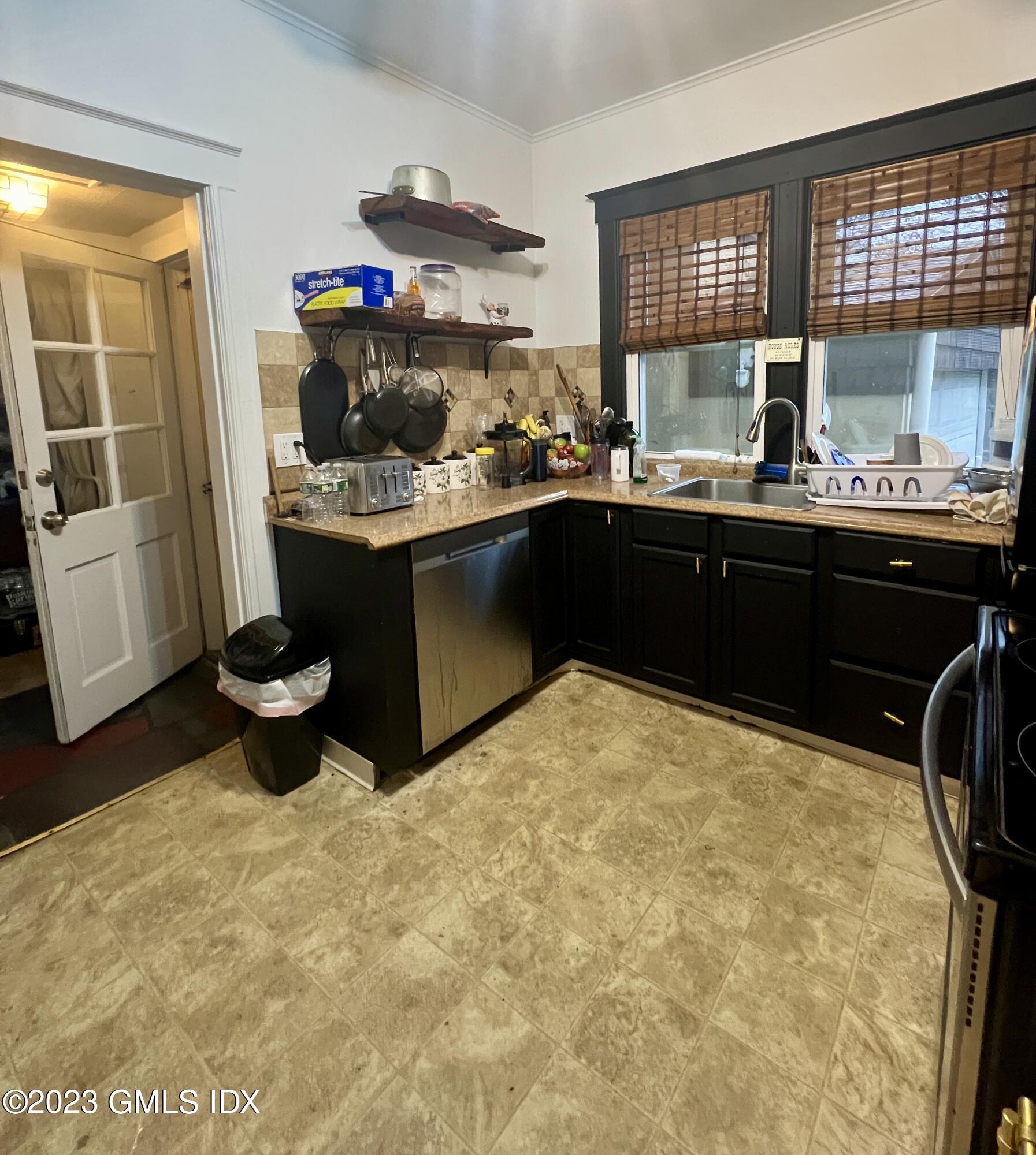 293 Delavan Avenue, 1