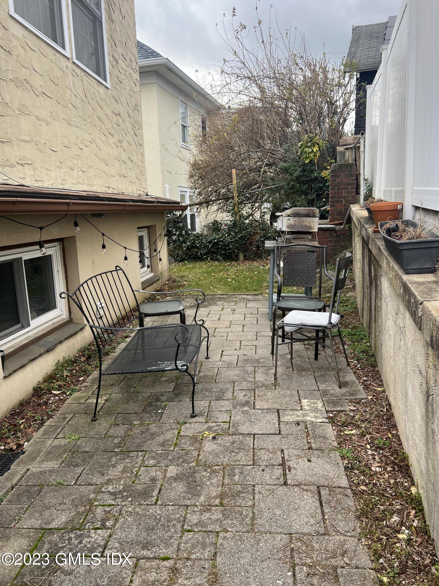 293 Delavan Avenue, 1