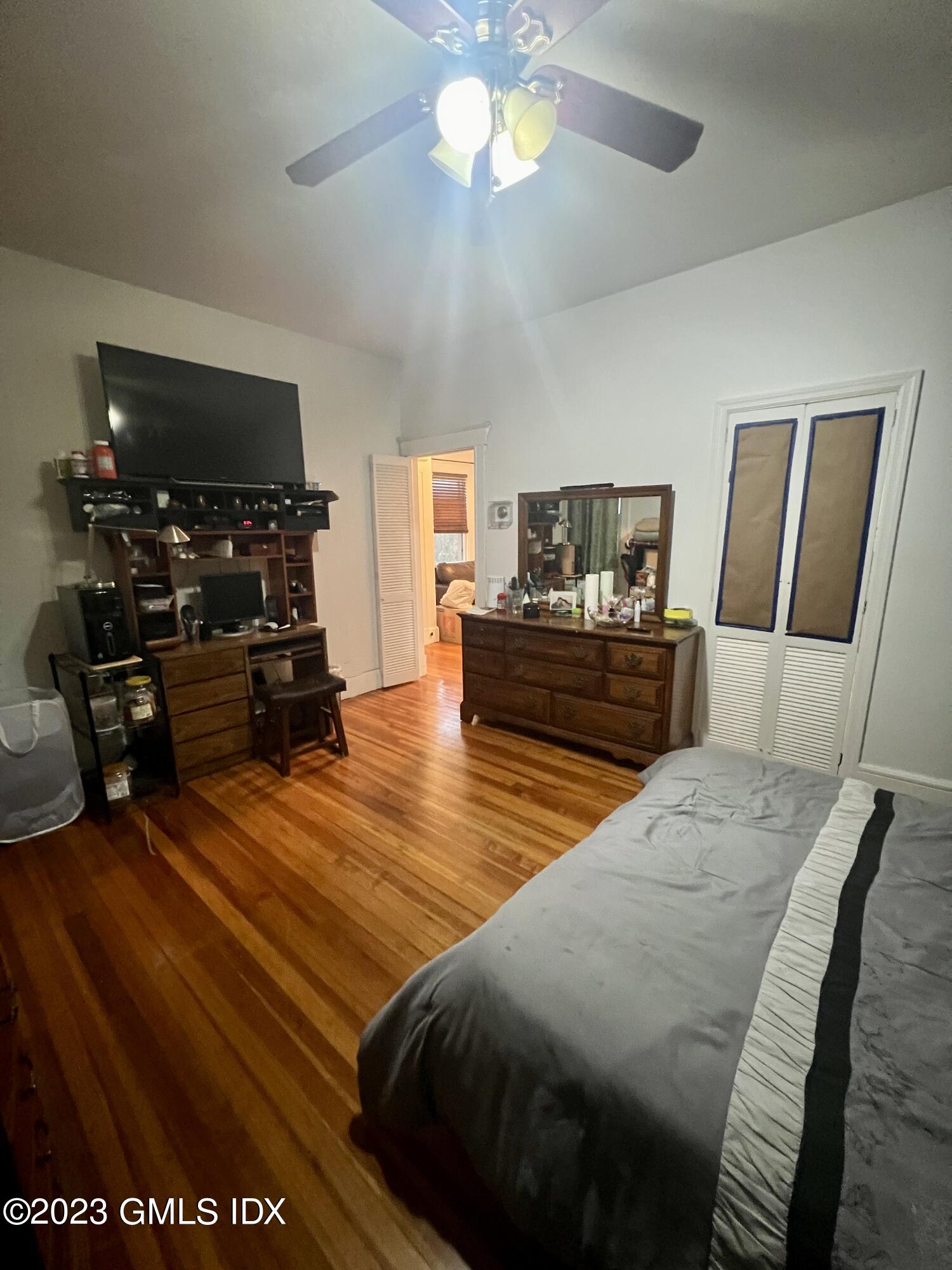 293 Delavan Avenue, 1