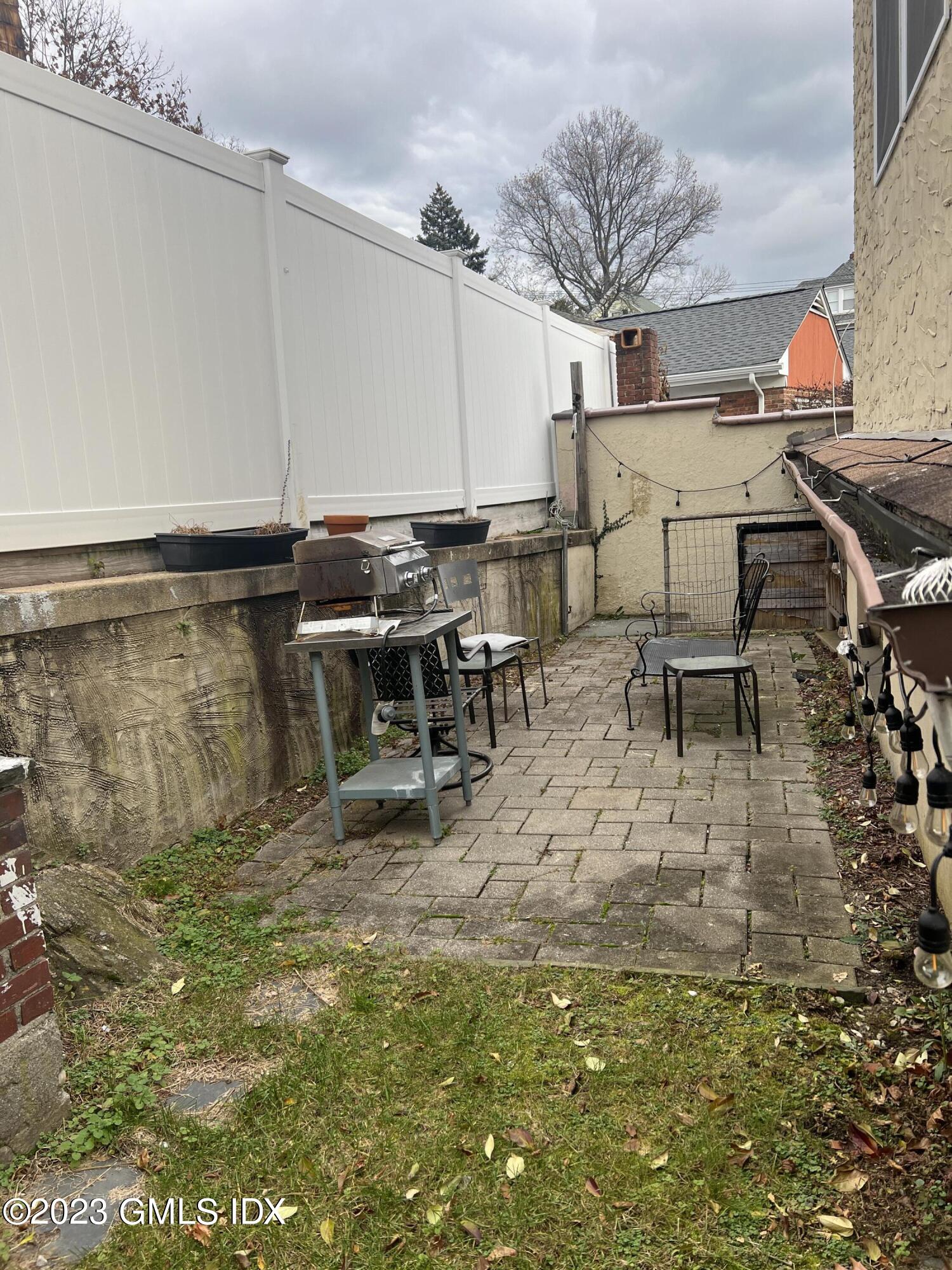 293 Delavan Avenue, 1