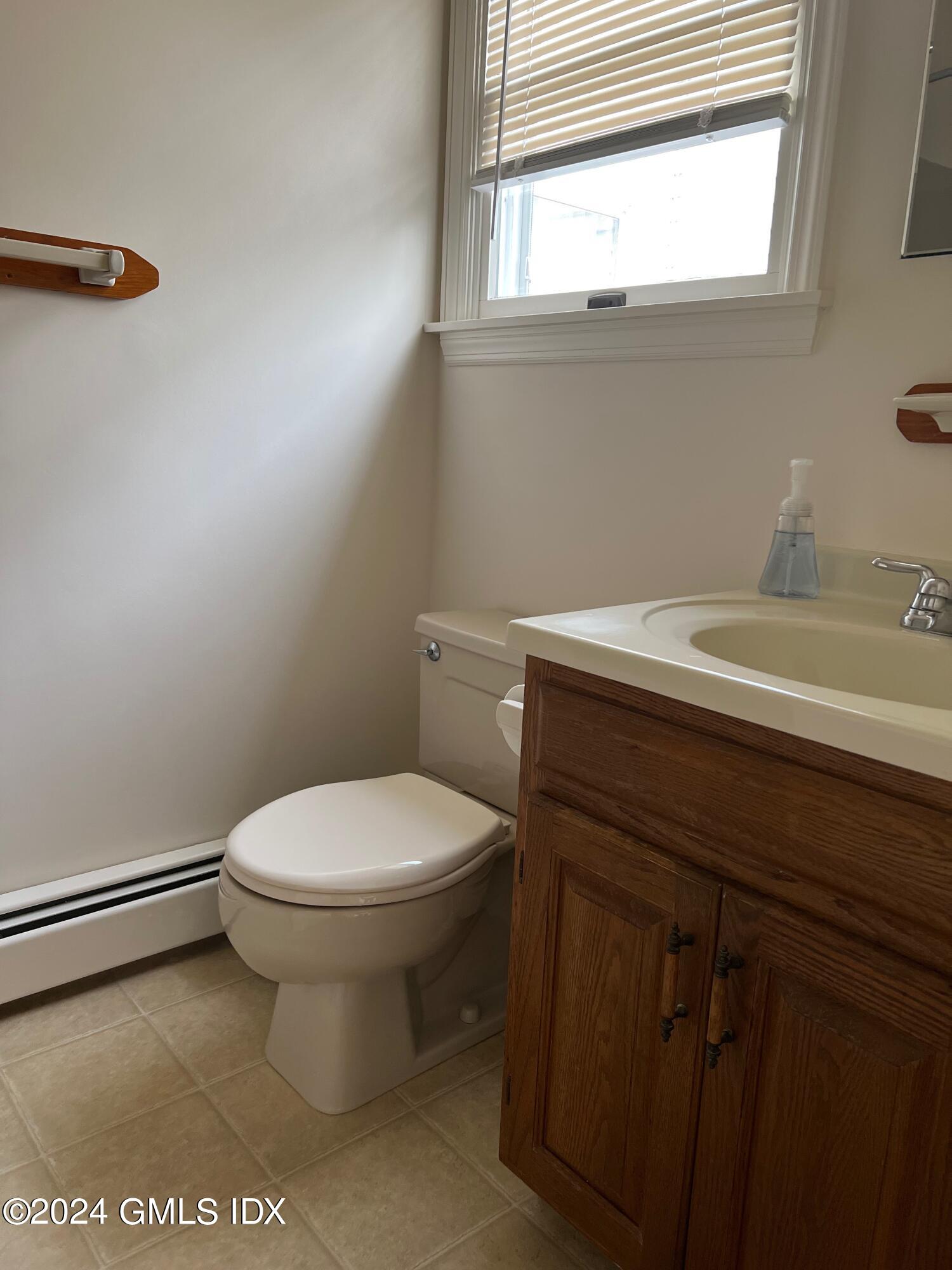 81 View Street West, Back