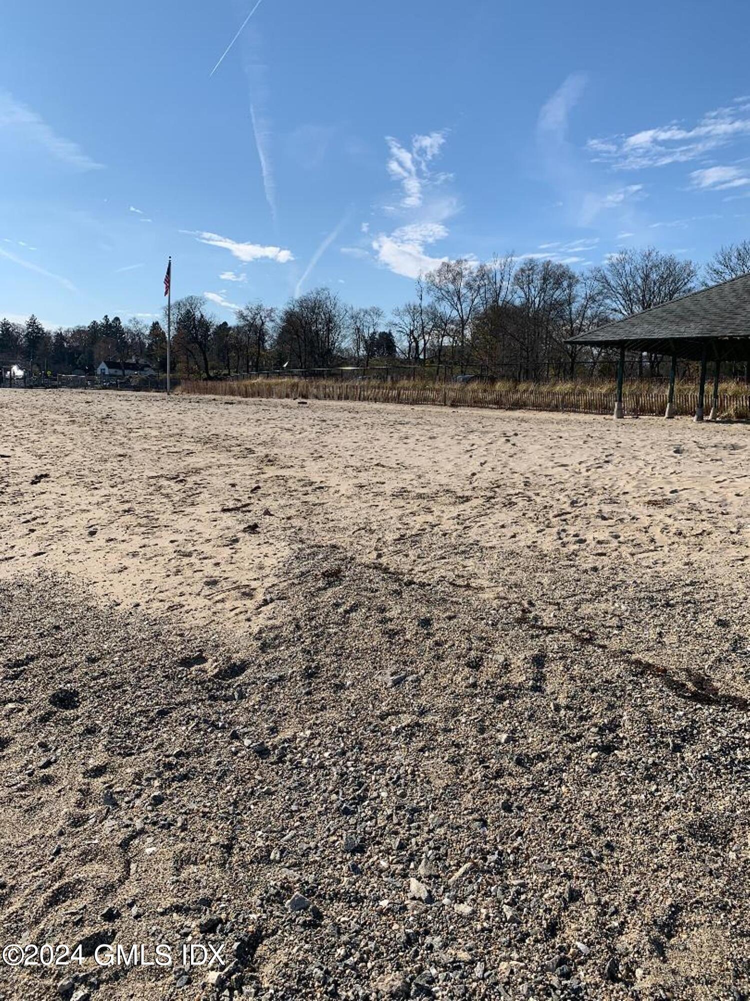 81 View Street West, Back