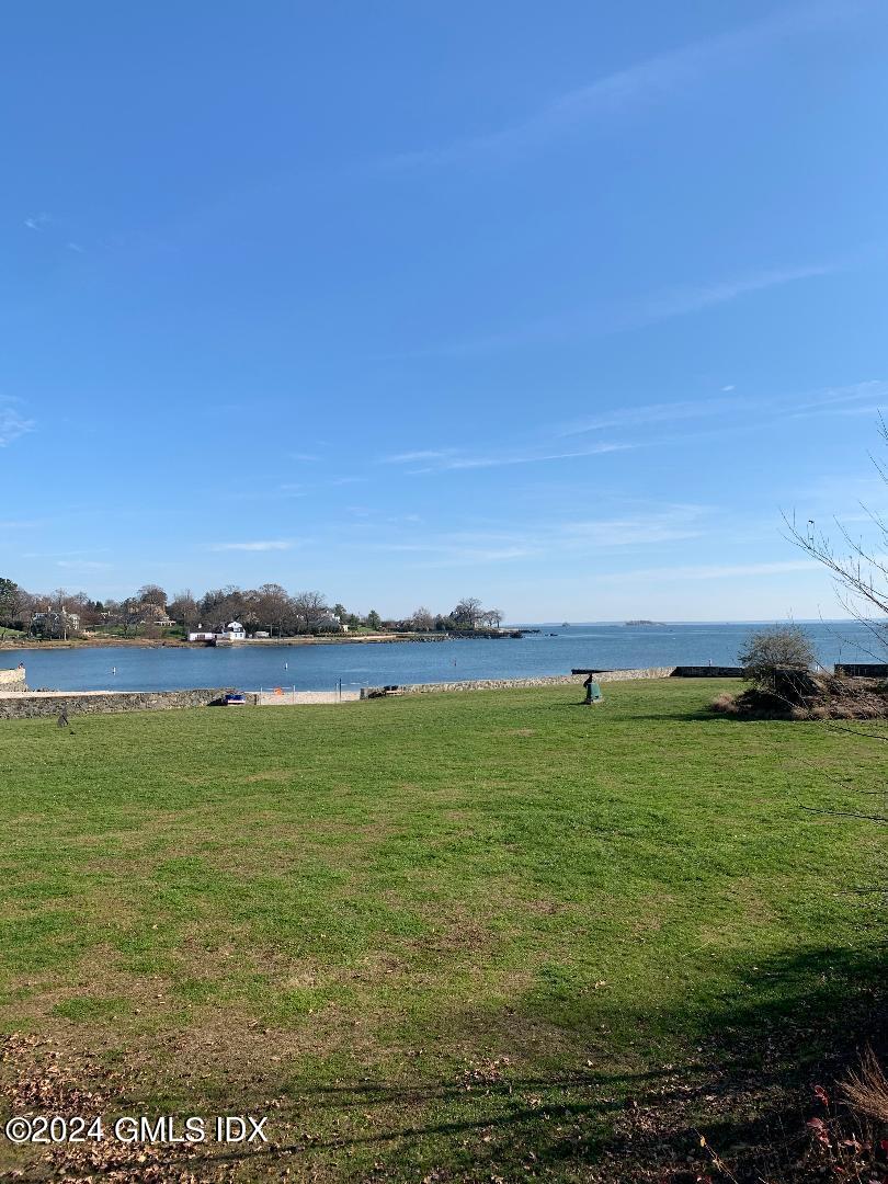 81 View Street West, Back