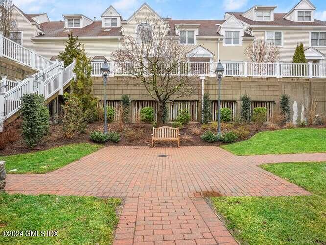 51 Forest Avenue, 113