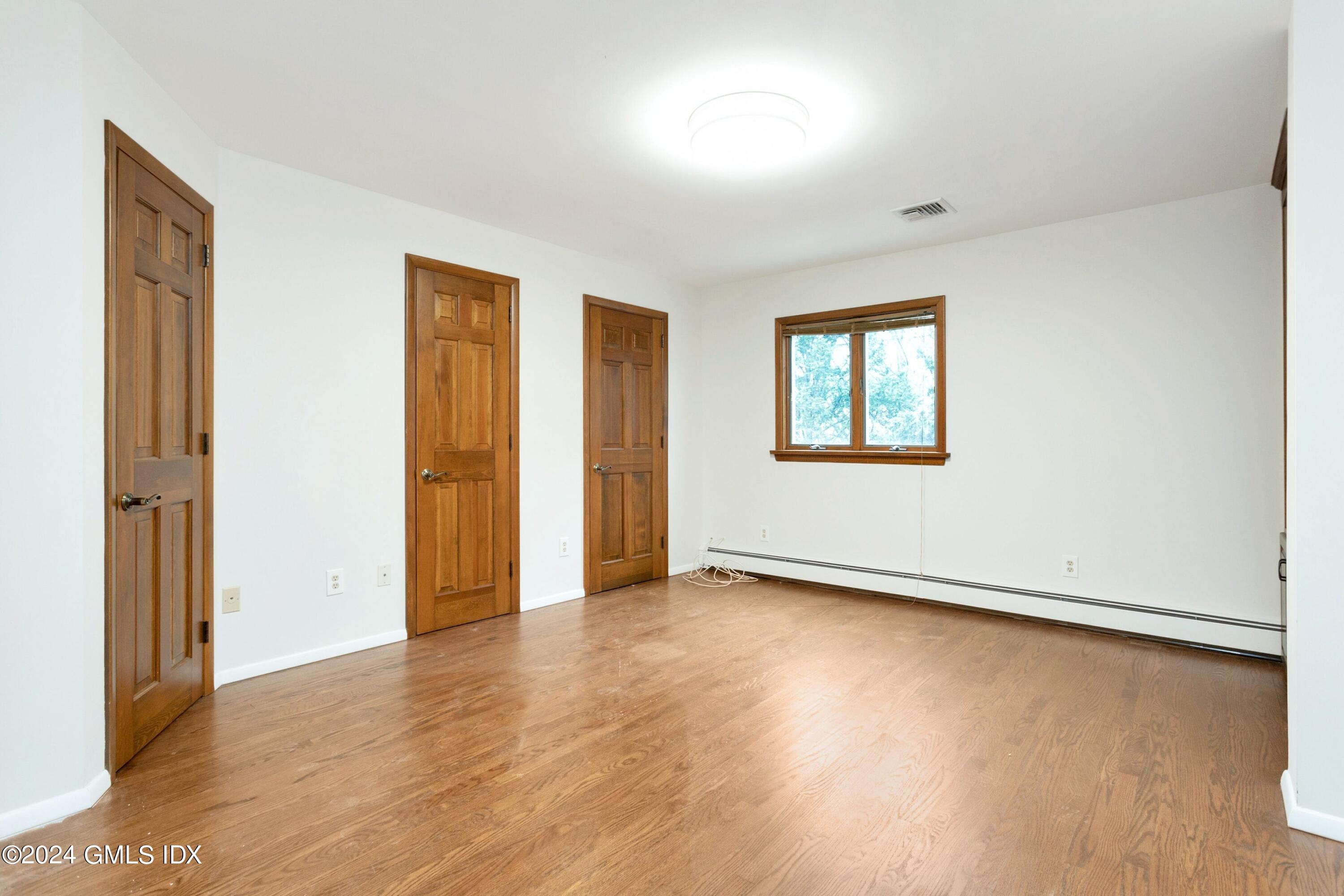 3 Old Field Point Road, 1