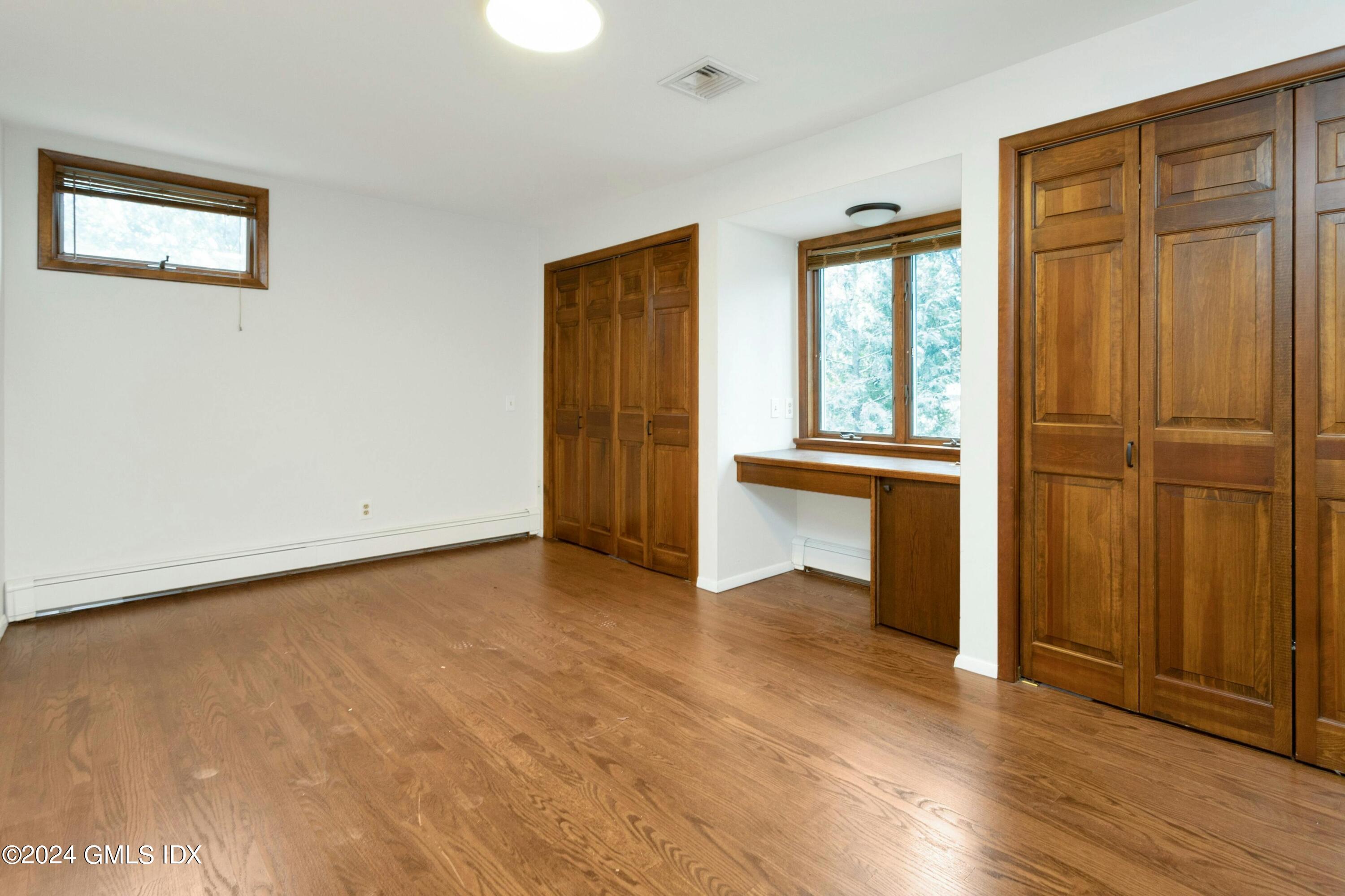 3 Old Field Point Road, 1