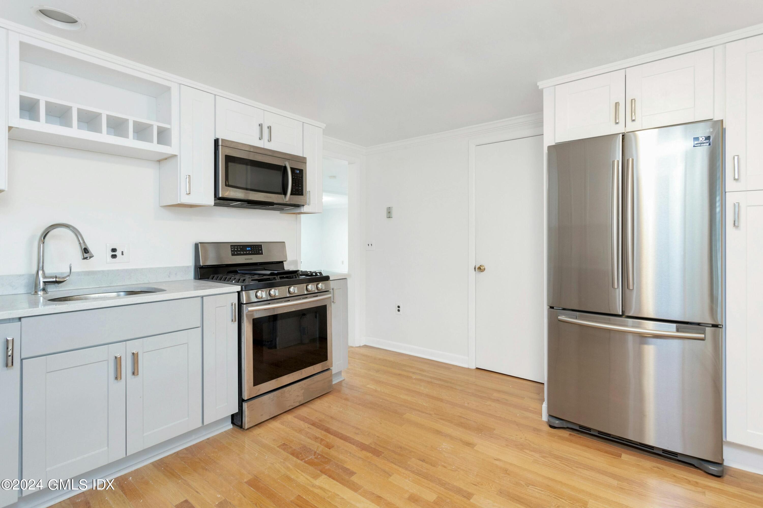 3 Old Field Point Road, 4