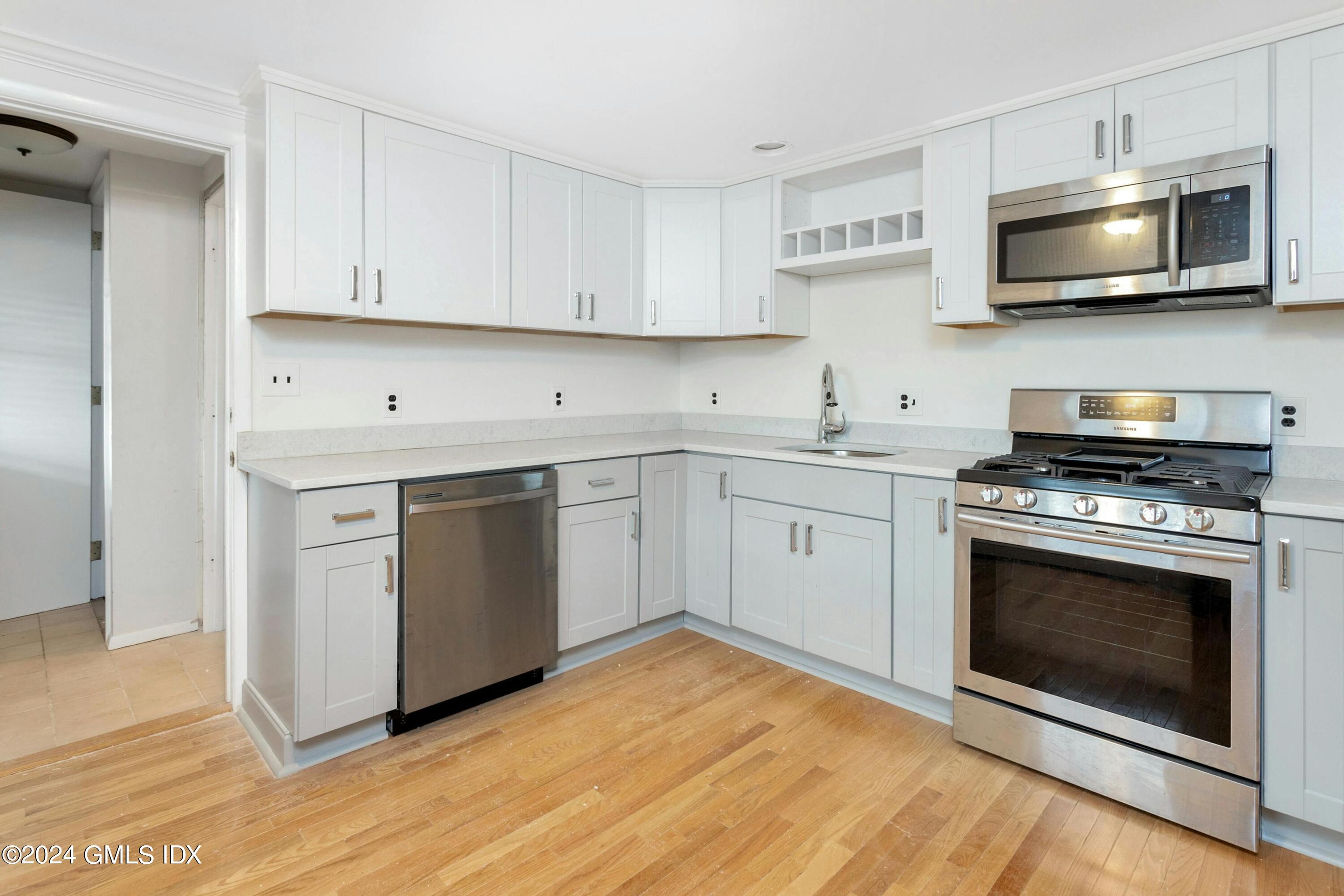 3 Old Field Point Road, 4