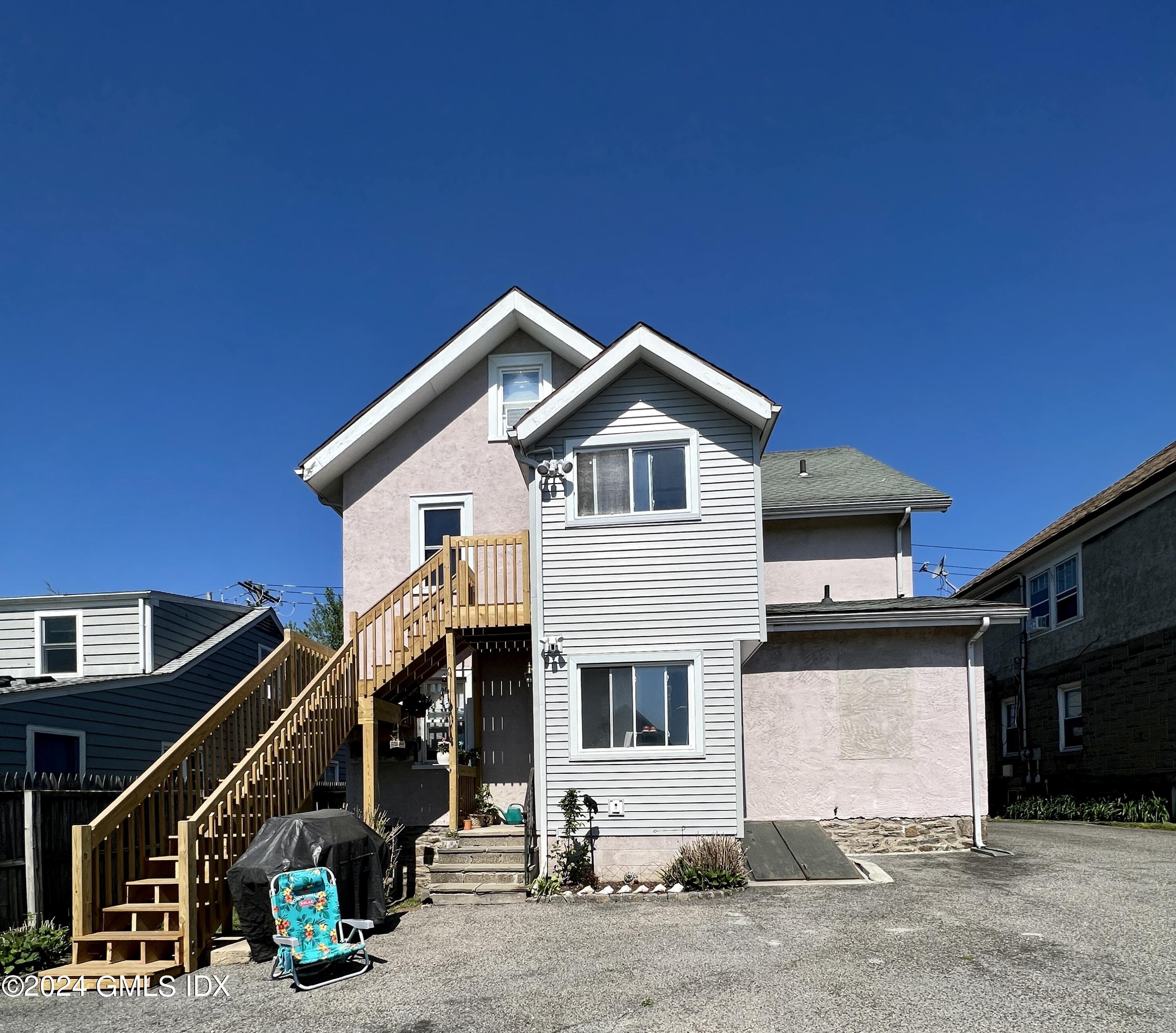 225 Hamilton Avenue, 2