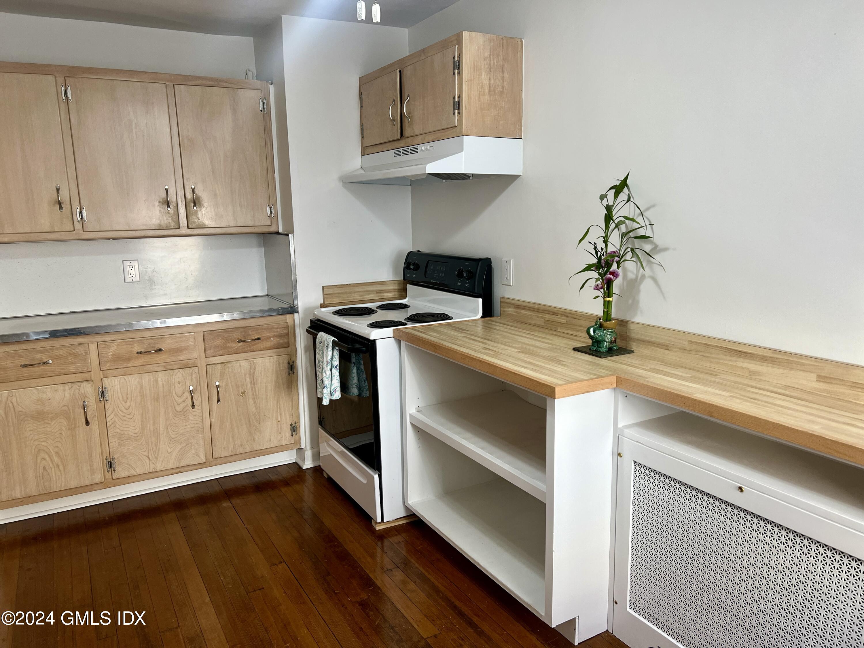 225 Hamilton Avenue, 2