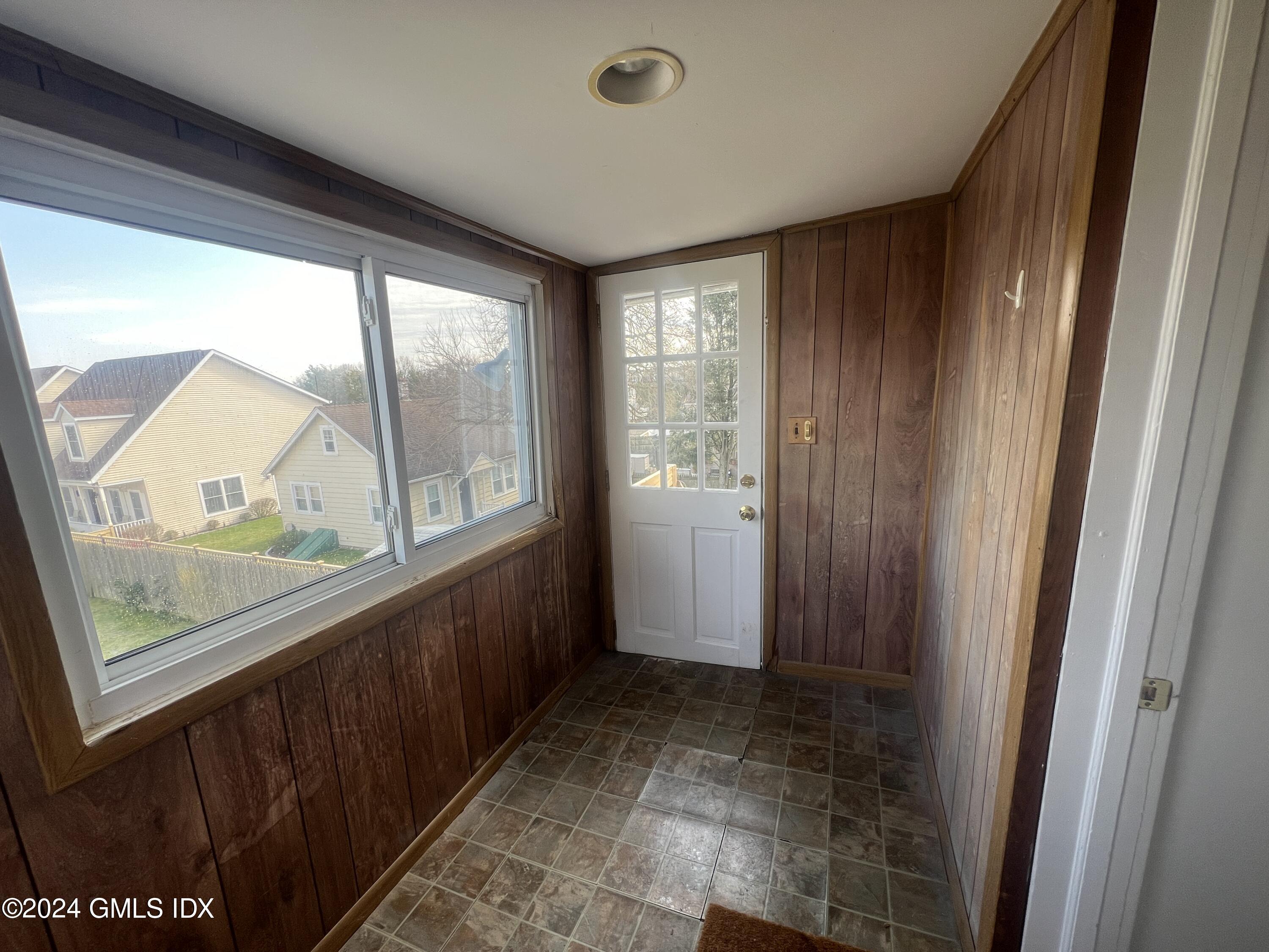 225 Hamilton Avenue, 2